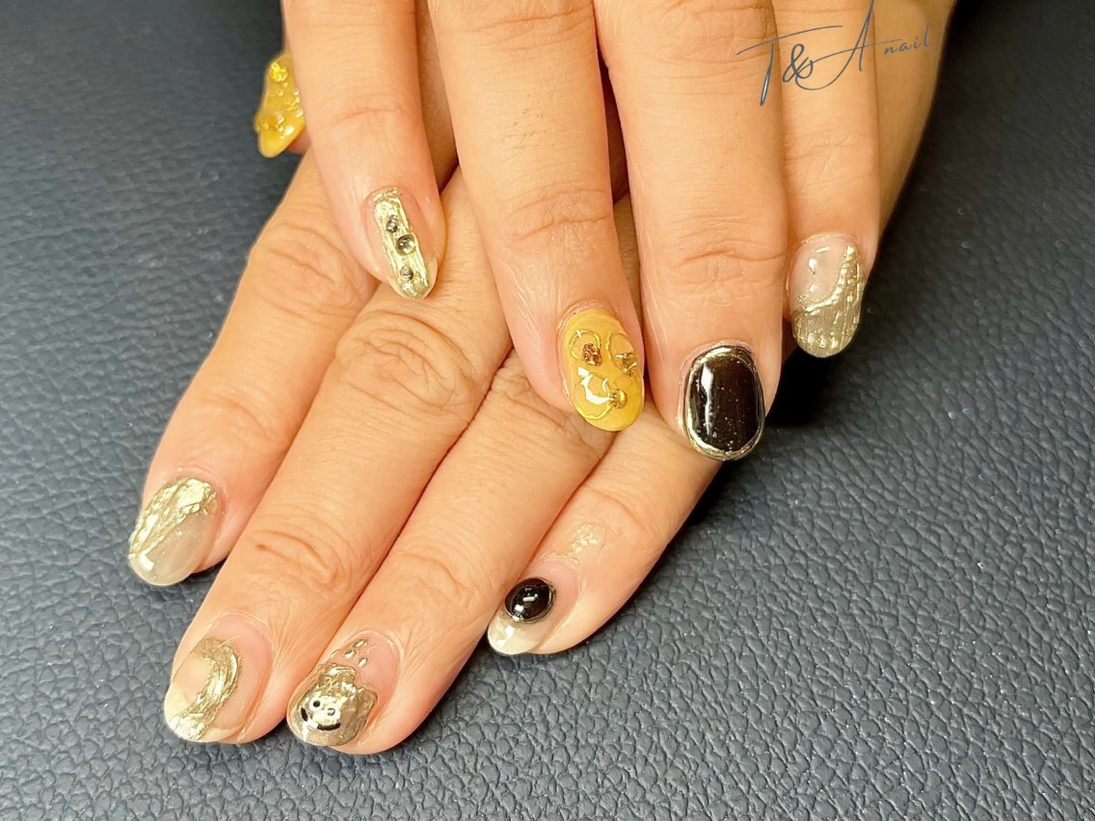 ネイル ジェルネイル ニュアンスネイル スカルプネイル ショートネイル シルバー ハンドネイル T&A nailのネイルデザイン