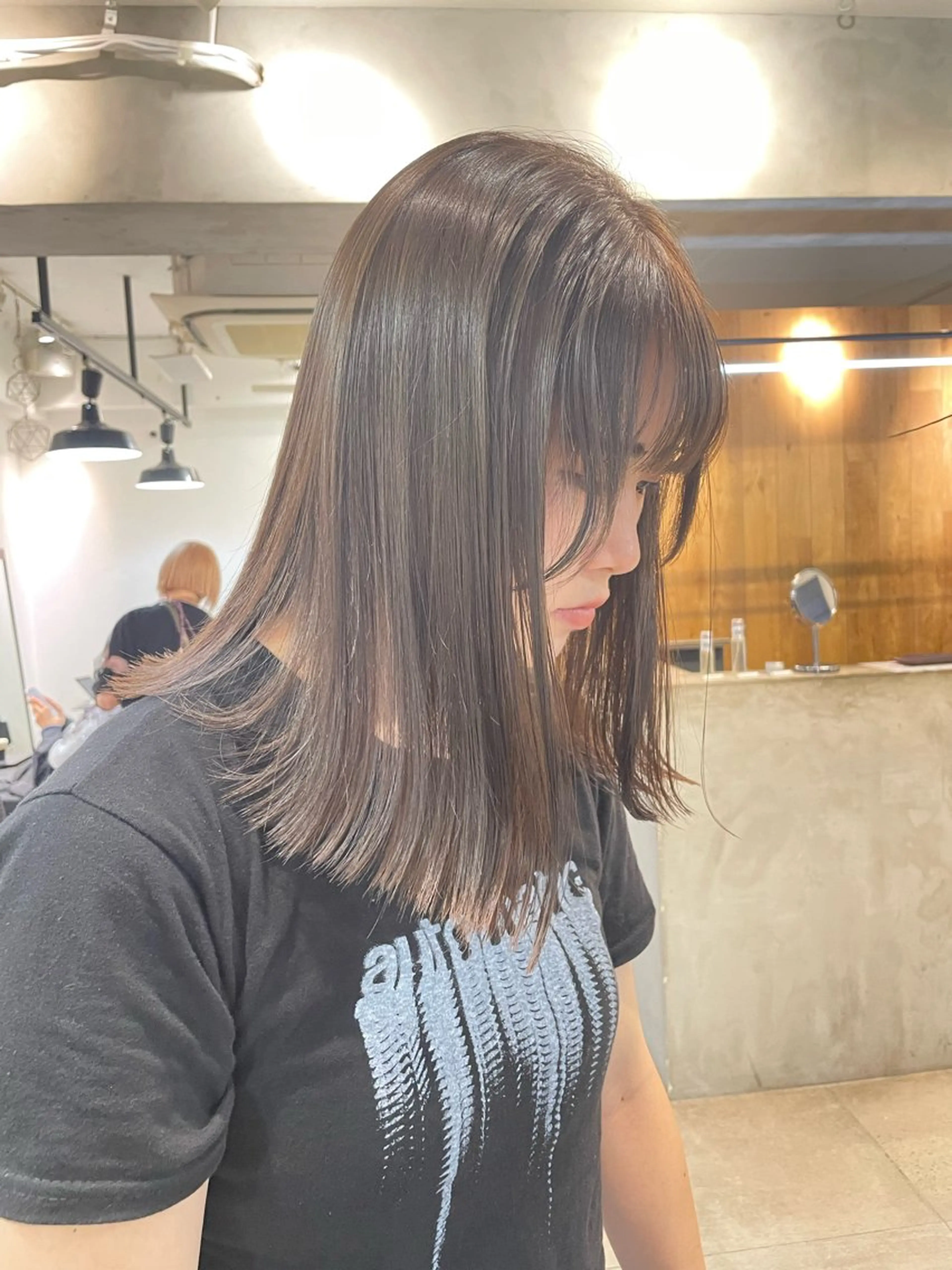 ミディアム カラー ヘアカラー トリートメント ミルクティー× グレージュMOMOのヘアスタイル