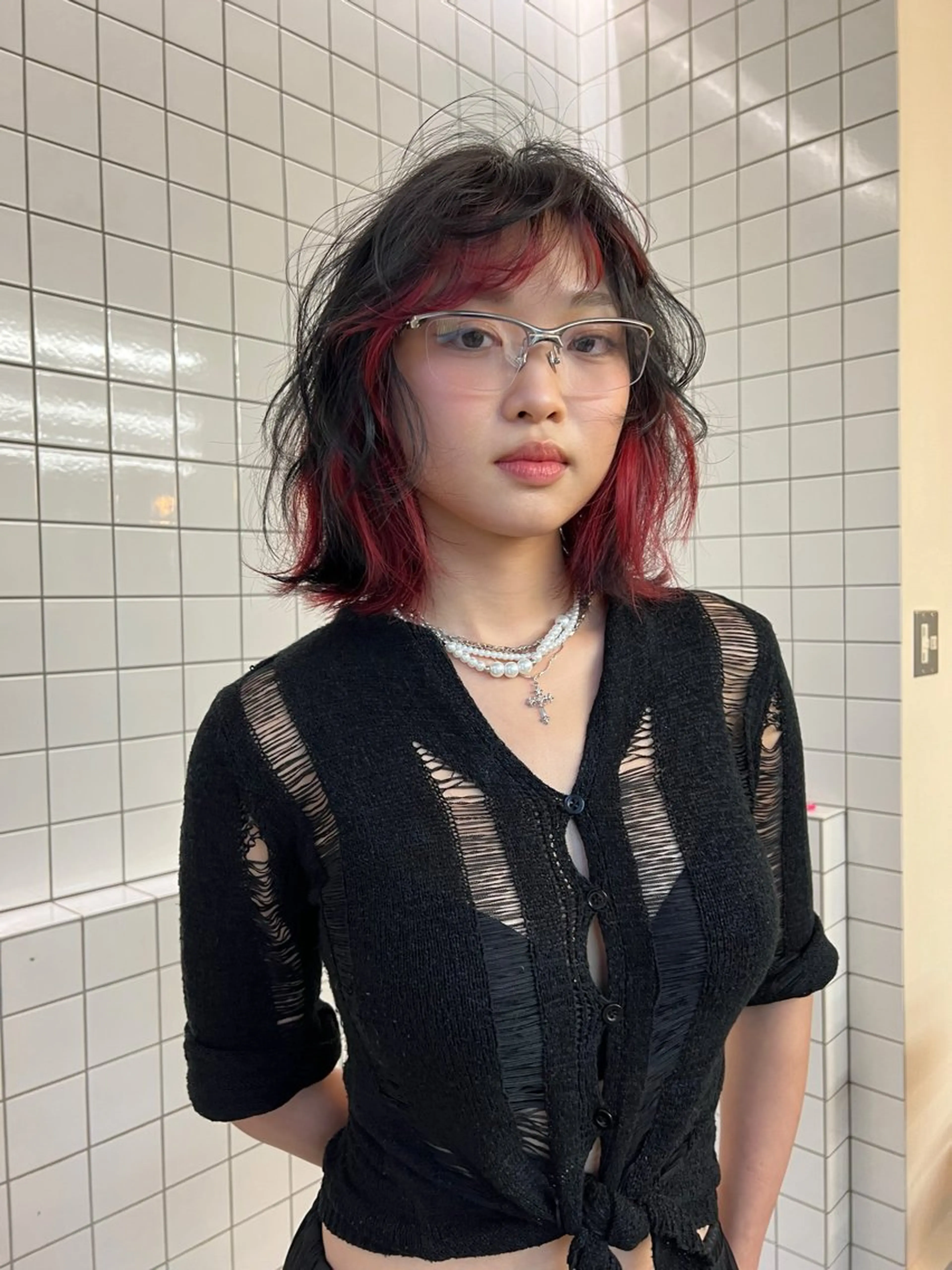 ミディアム カラー アッシュ アッシュブラウン ブリーチ ブラウンカラー ケアブリーチ ヘアカラー トリートメント ヘアセット ニュアンスレイヤー ハイトーンカラーのヘアスタイル