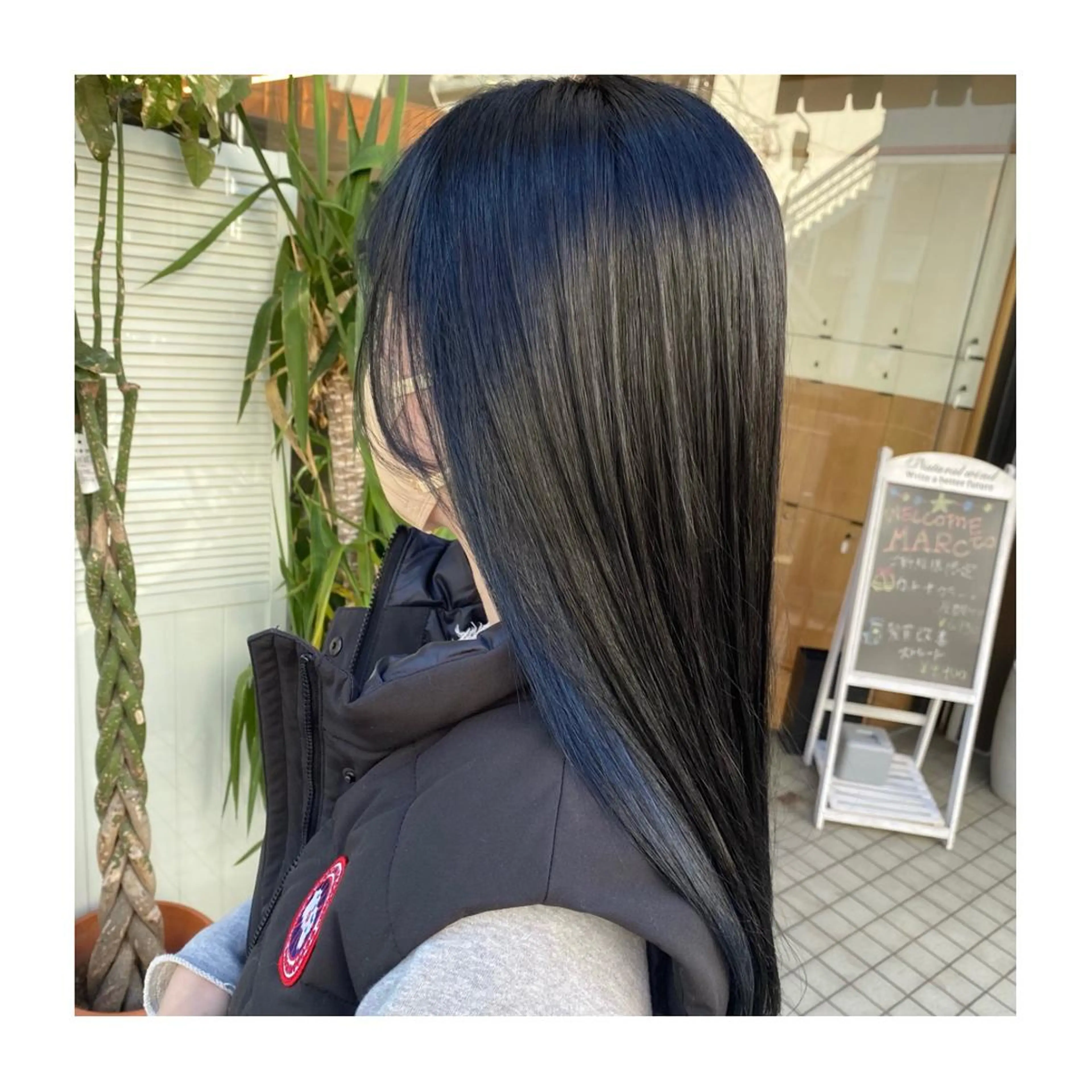 ロング カラー ブリーチ ブルーカラー ブルージュ 小國 綾かのヘアスタイル