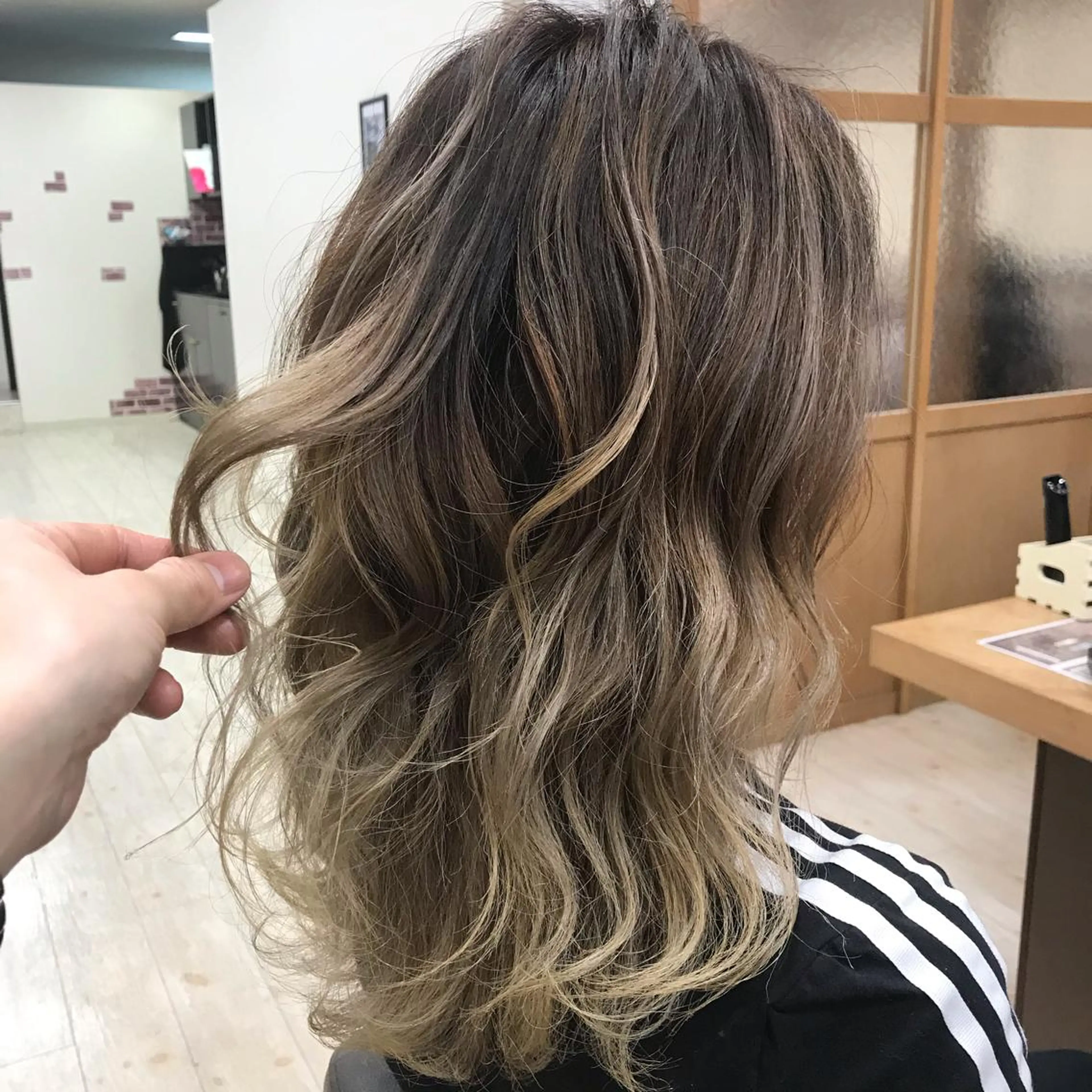 ロング カラー カット ヘアカラー トリートメント Lien 深井店のヘアスタイル