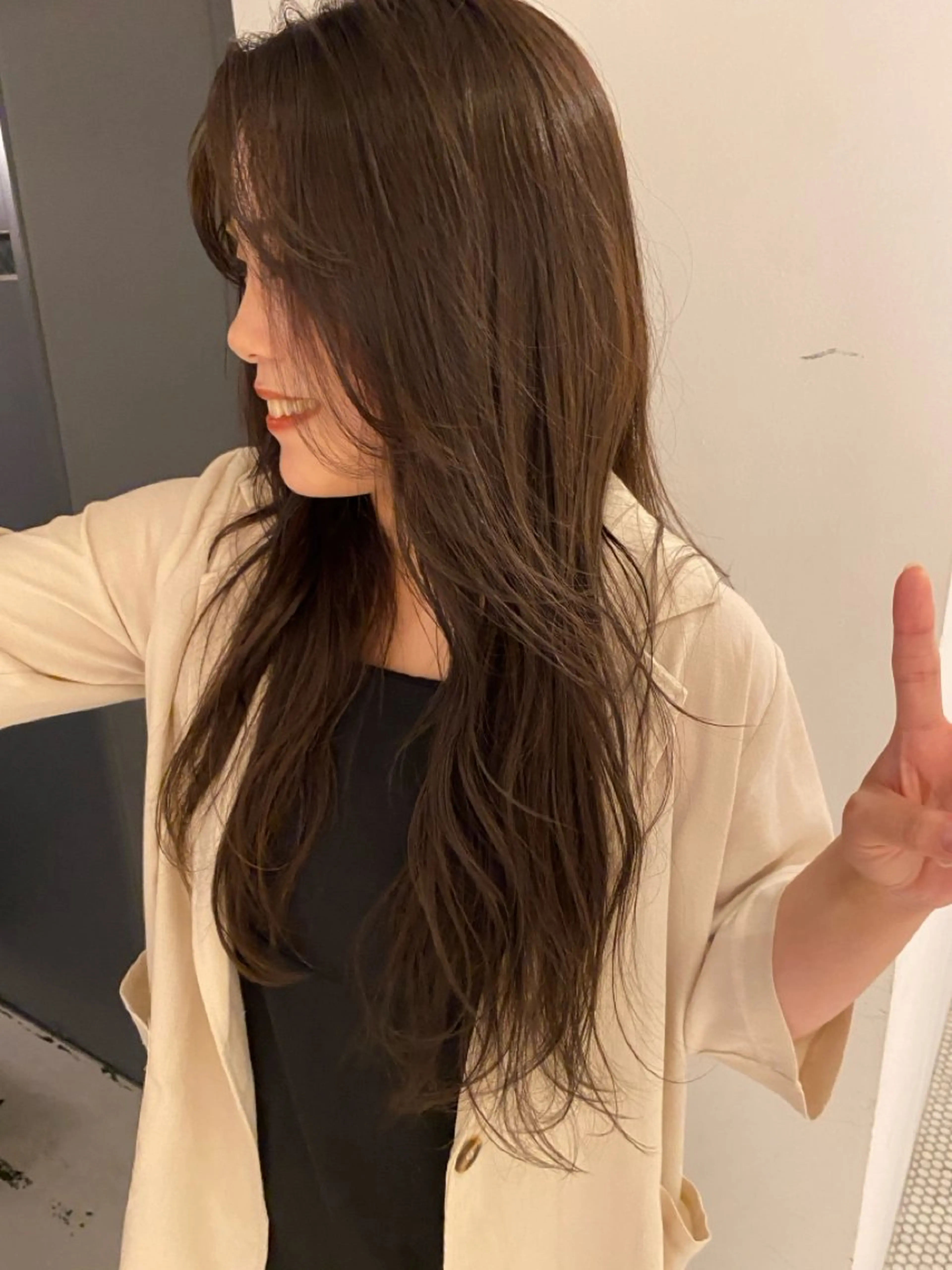 ロング ヘアカラー トリートメント みやけ ひなのヘアスタイル