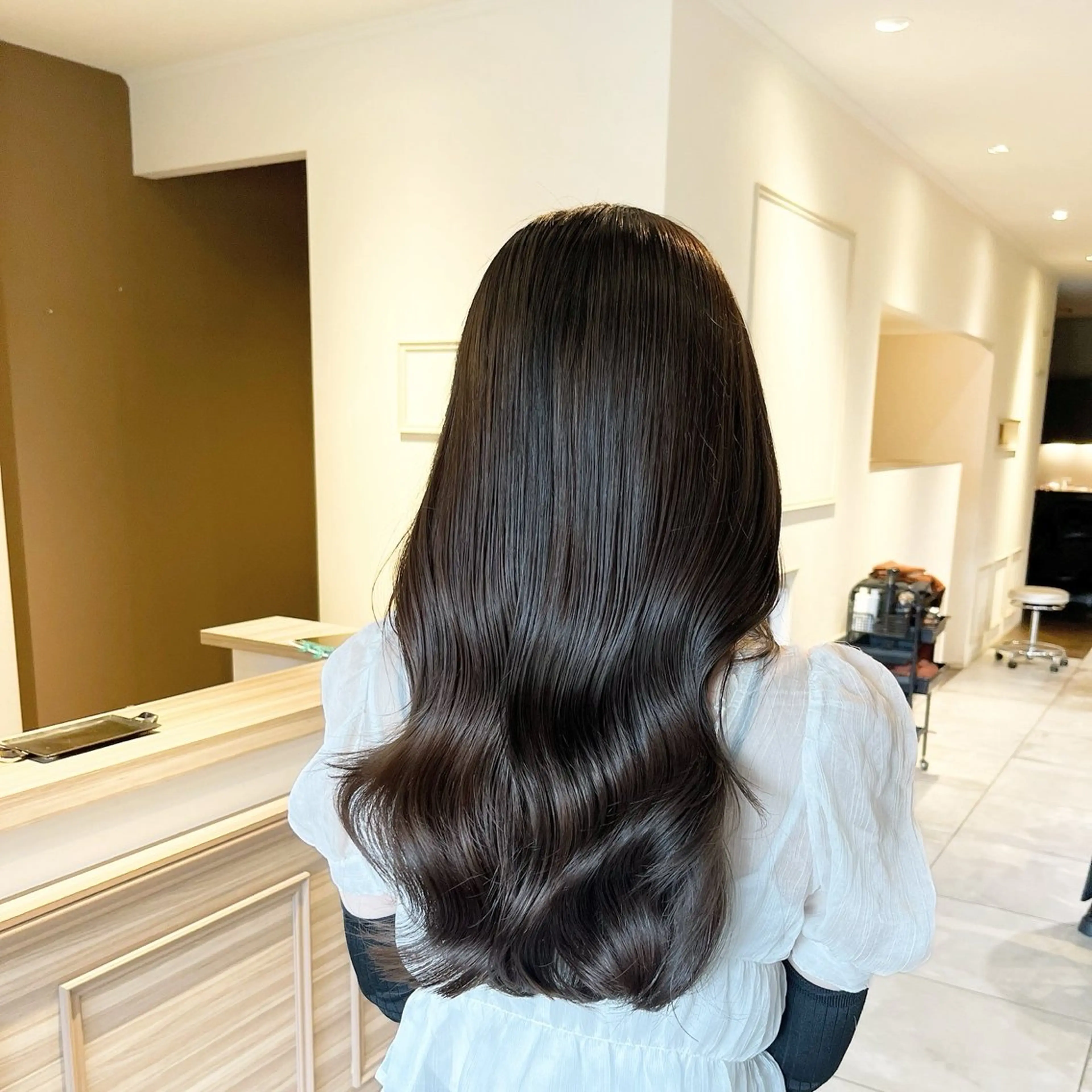 ロング カラー グレージュ カット ヘアカラー トリートメント 川越 輝梨奈のヘアスタイル