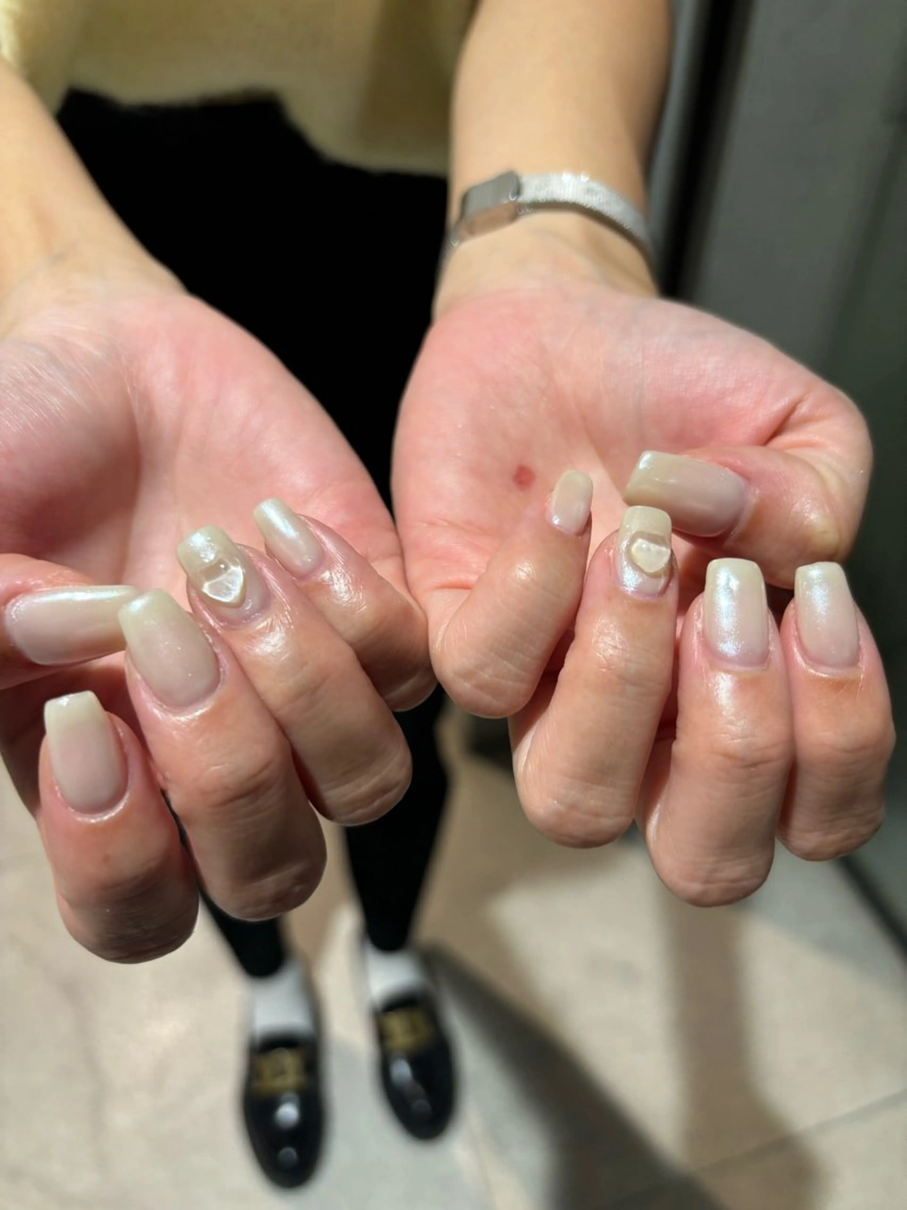 ネイル ミラーネイル ハンドネイル ネイルサロンマーノ所属・mano Hanaのネイルデザイン