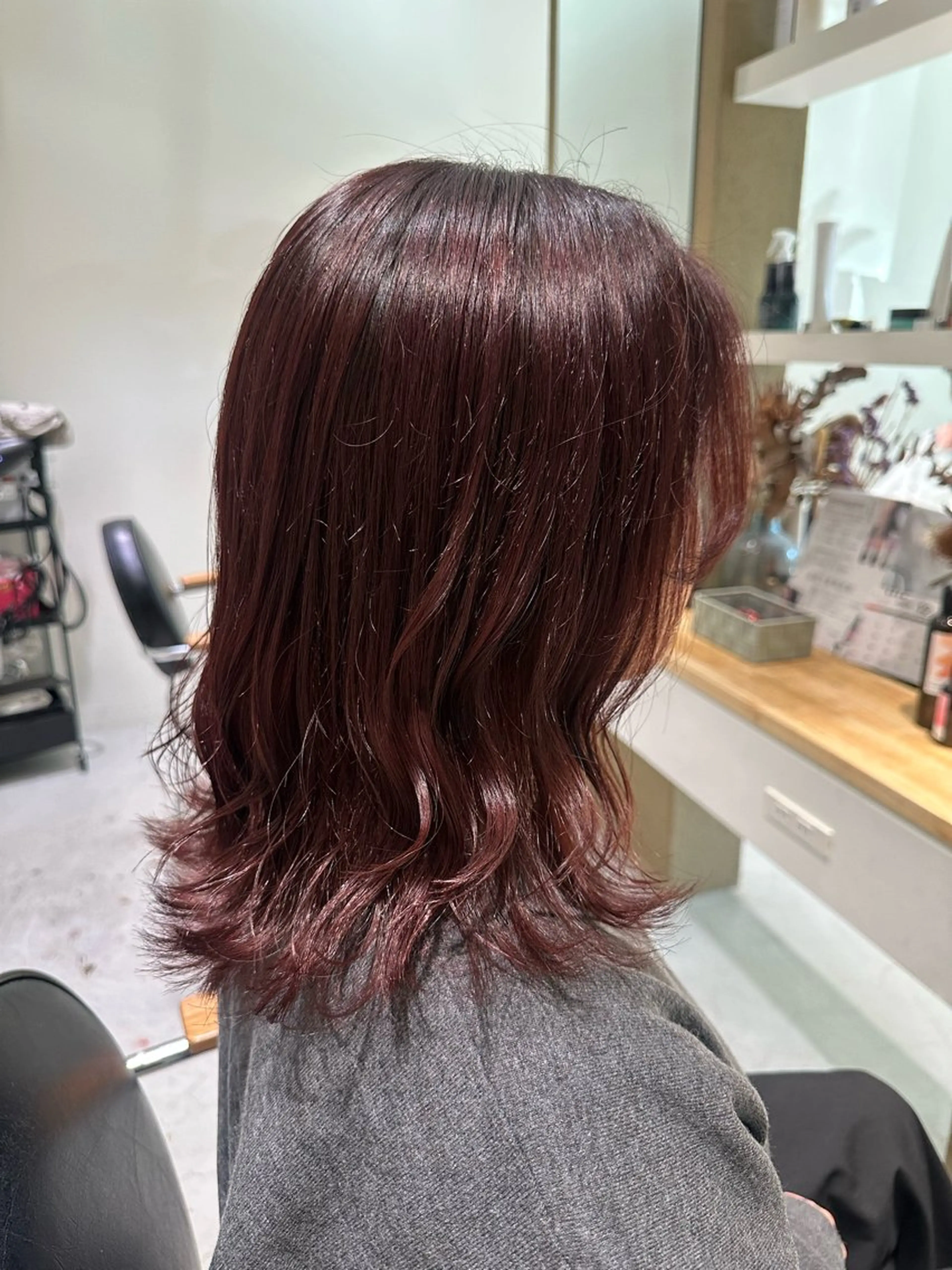 ミディアム ミディアムレイヤー レイヤーカット カット ヘアカラー レイヤー/蟹江/ くすみカラー/川口のヘアスタイル