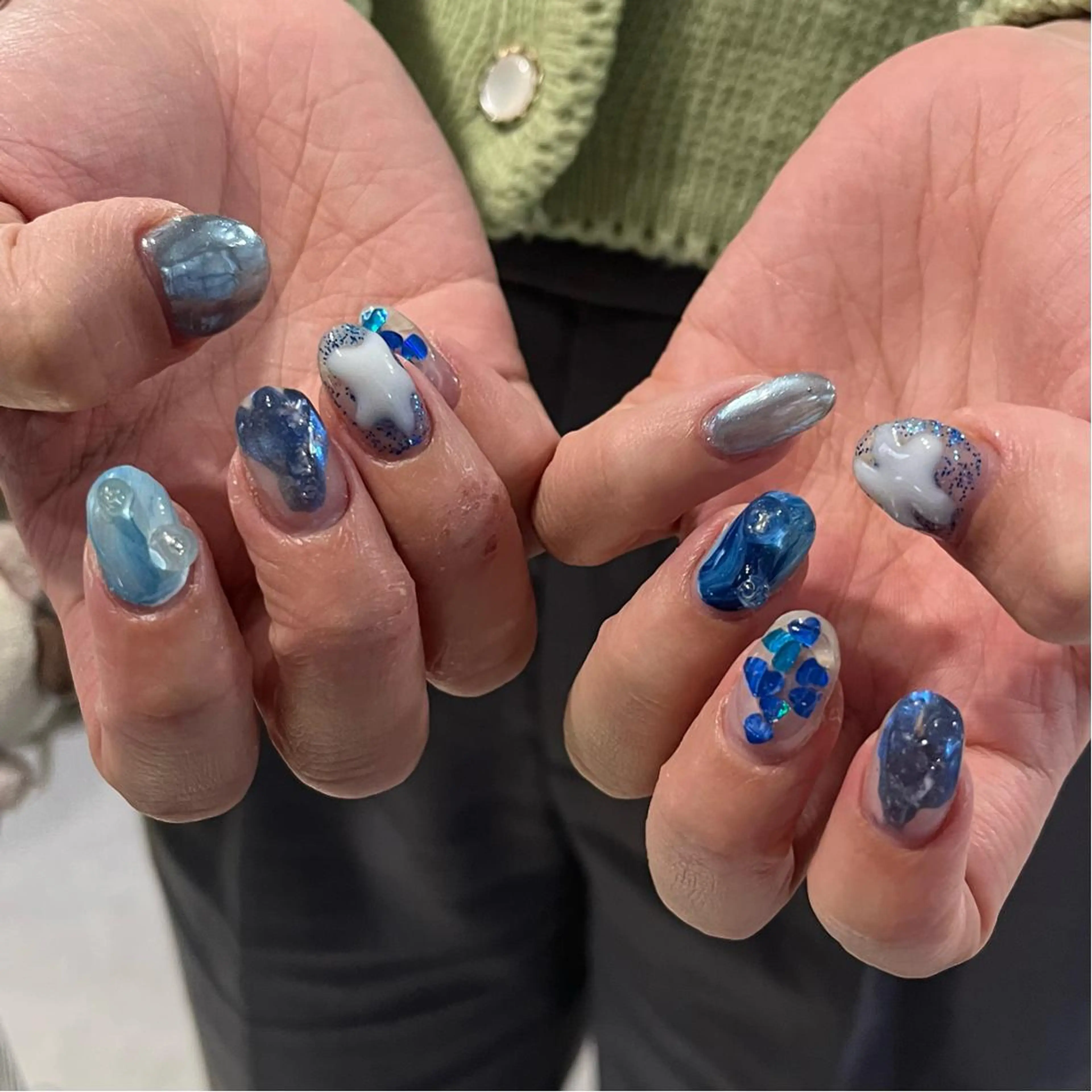 ネイル 🪐富島彩夏 /海外nail🪐のネイルデザイン