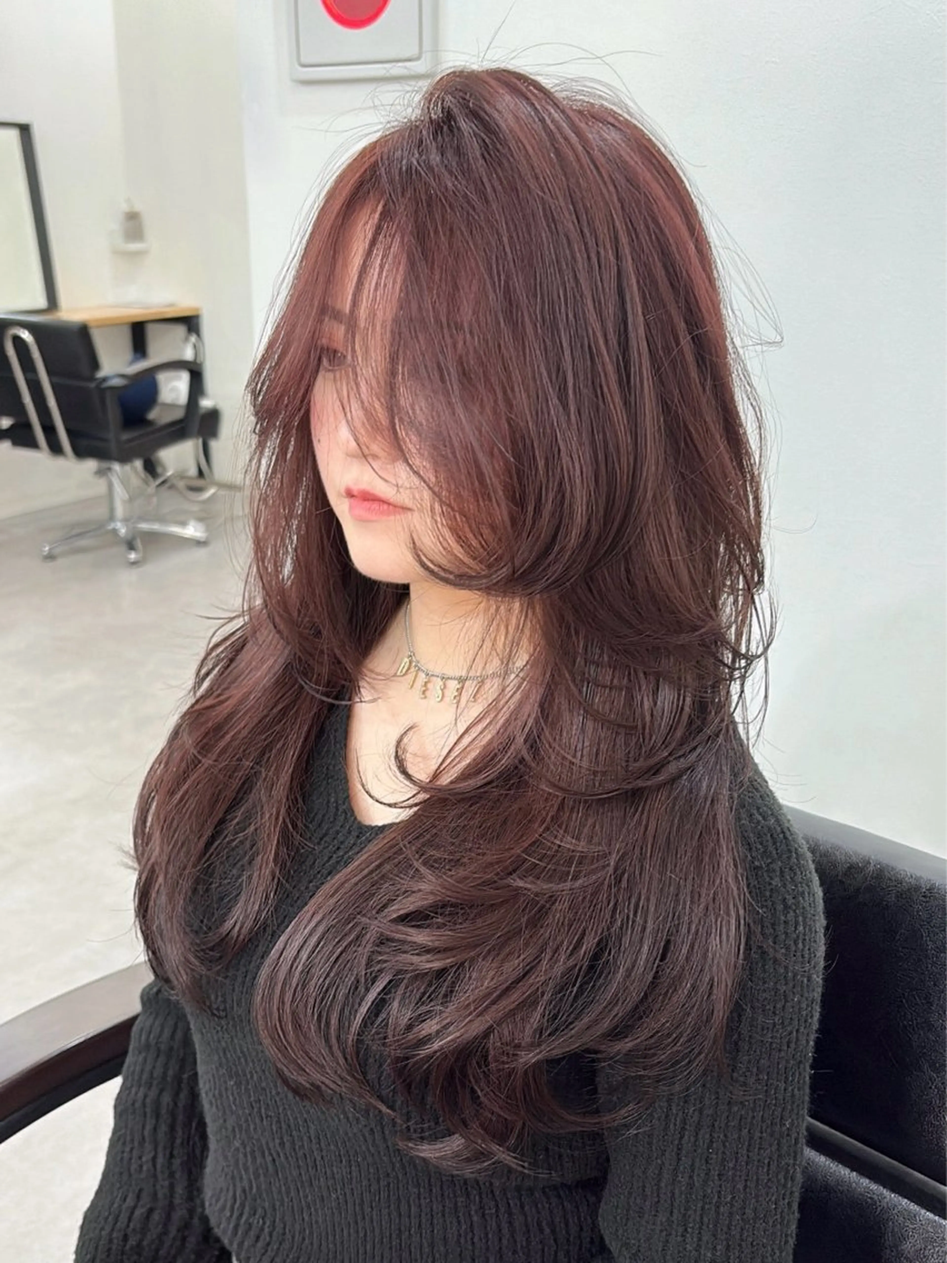 ロング 臼杵 晴のヘアスタイル