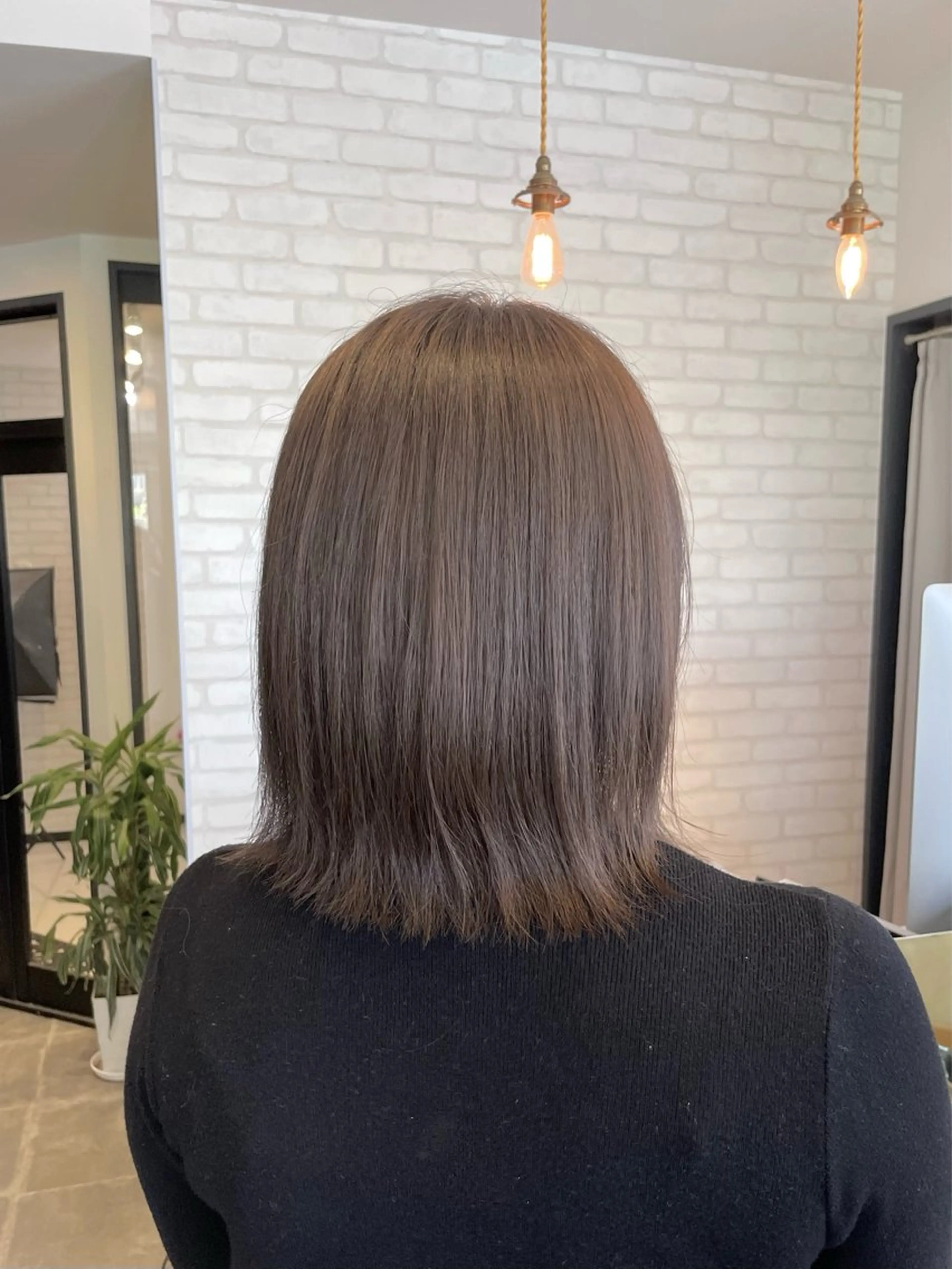 ミディアム カラー カット ヘアカラー トリートメント 西村 れいのヘアスタイル