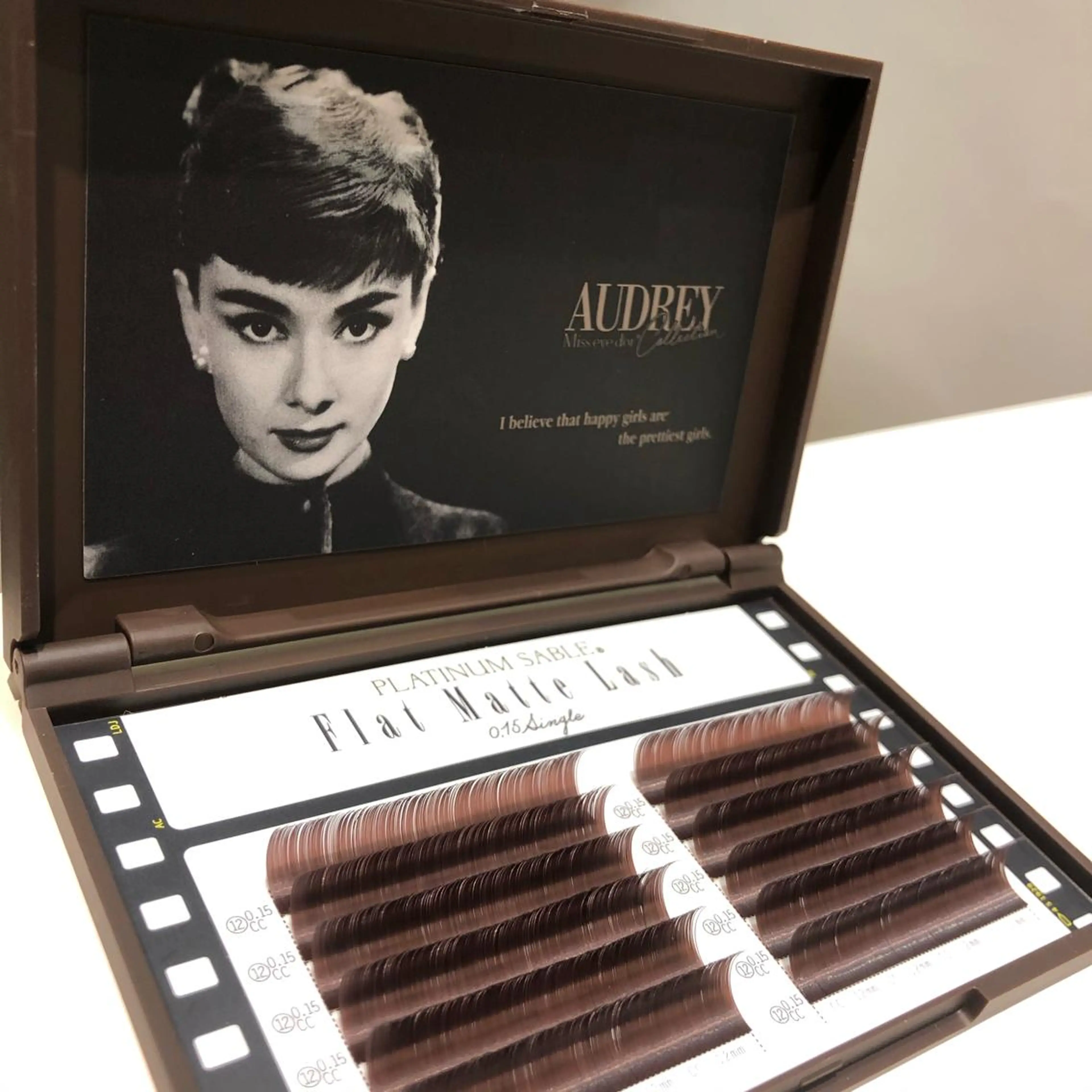 マツエク・マツパ カラーマツエク フラットラッシュ ナチュラル taniuchi ramuのマツエク・マツパデザイン