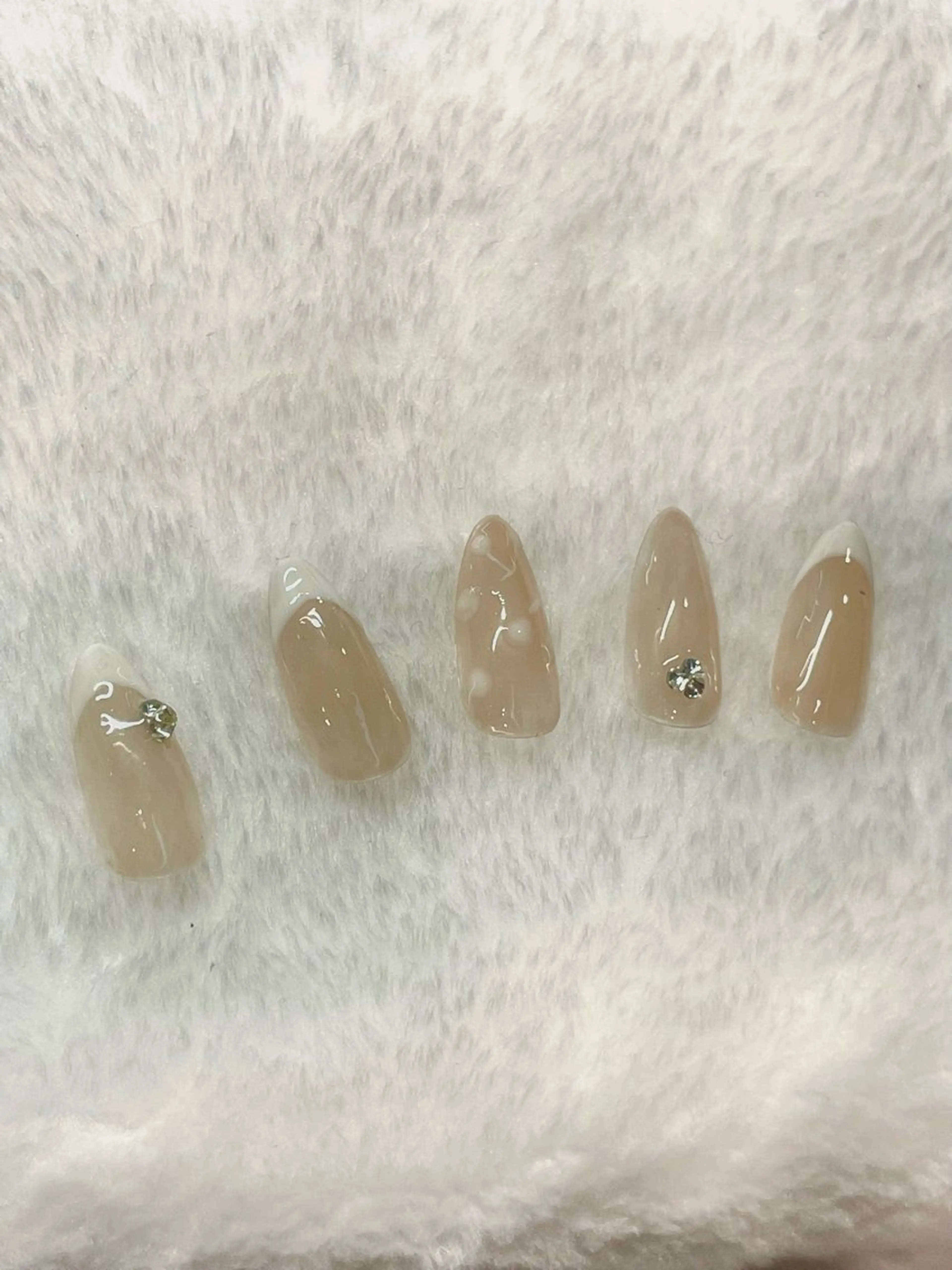 ネイル アートネイル ホワイト I-nail Moeのネイルデザイン