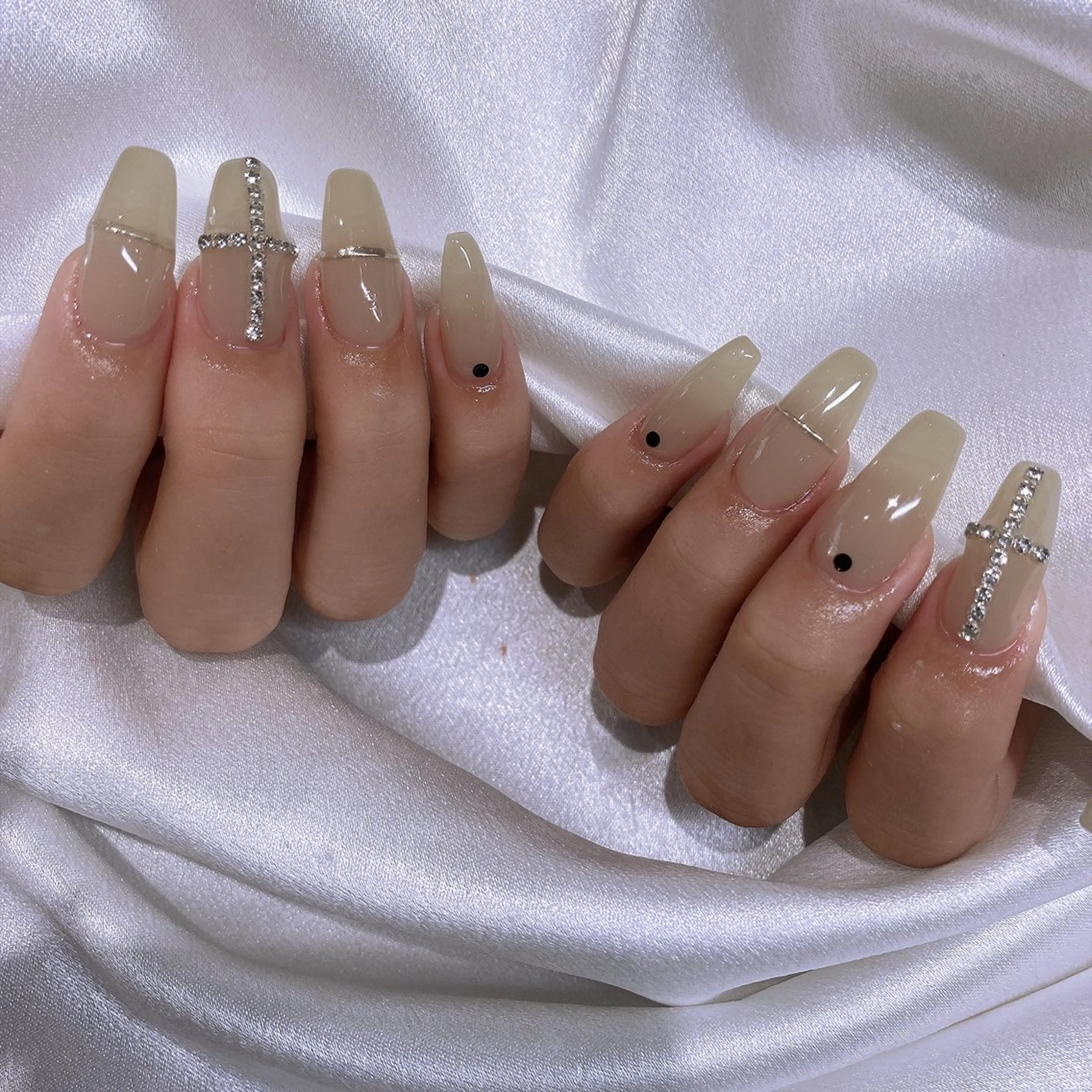 ネイル M2ネイルサロン【長さ出し&フィルイン導入店】所属・長さ出し専門店 RIRIのネイルデザイン