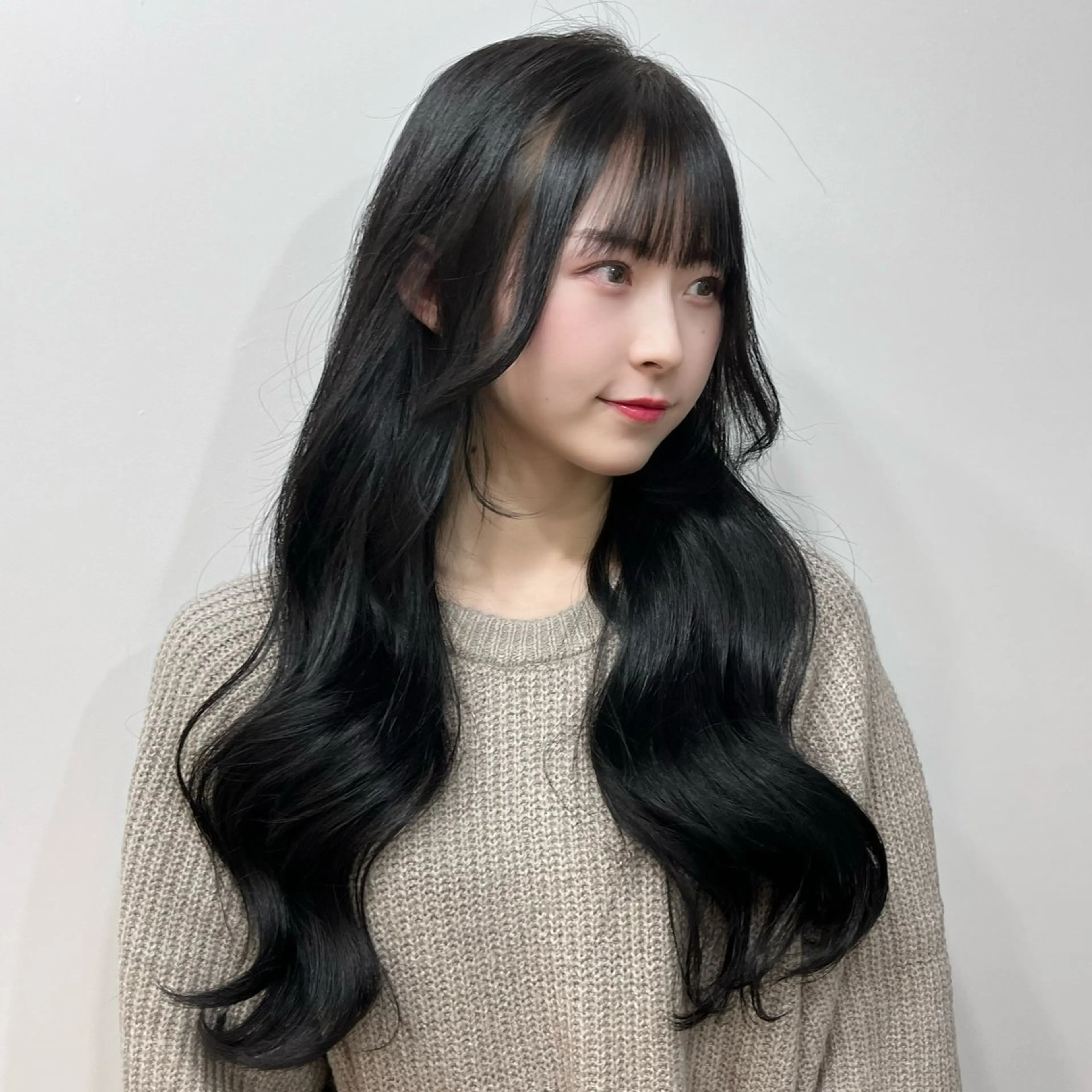 ロング カラー 黒髪 ネイビーカラー カット ヘアカラー トリートメント 透明感×髪質改善🧸 韓国ヘア　武田涼のヘアスタイル