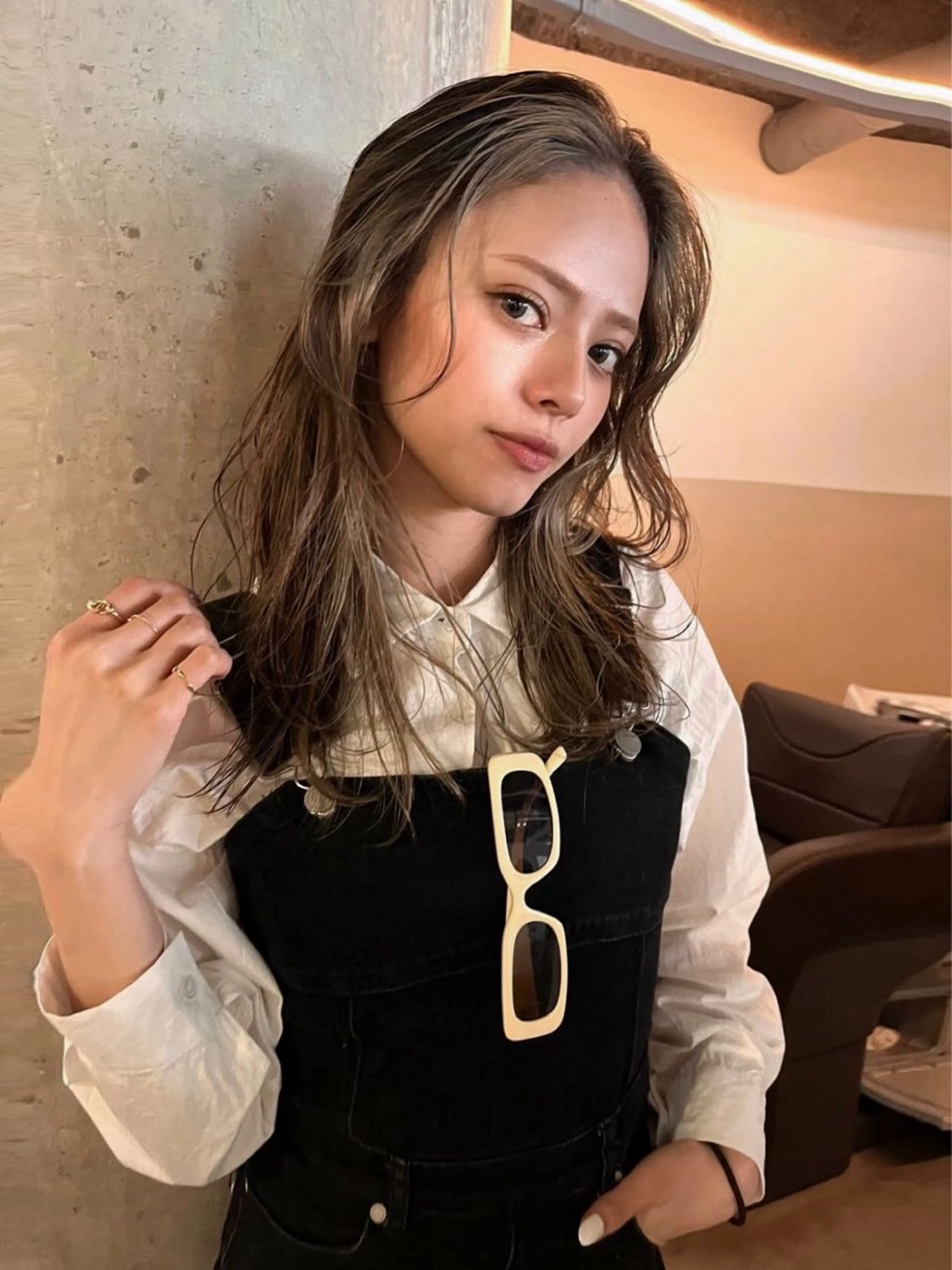 ロング カラー ベージュカラー ブリーチ ケアブリーチ デザインカラー ハイライトカラー カット ヘアカラー kos所属・西室 隆義のヘアスタイル