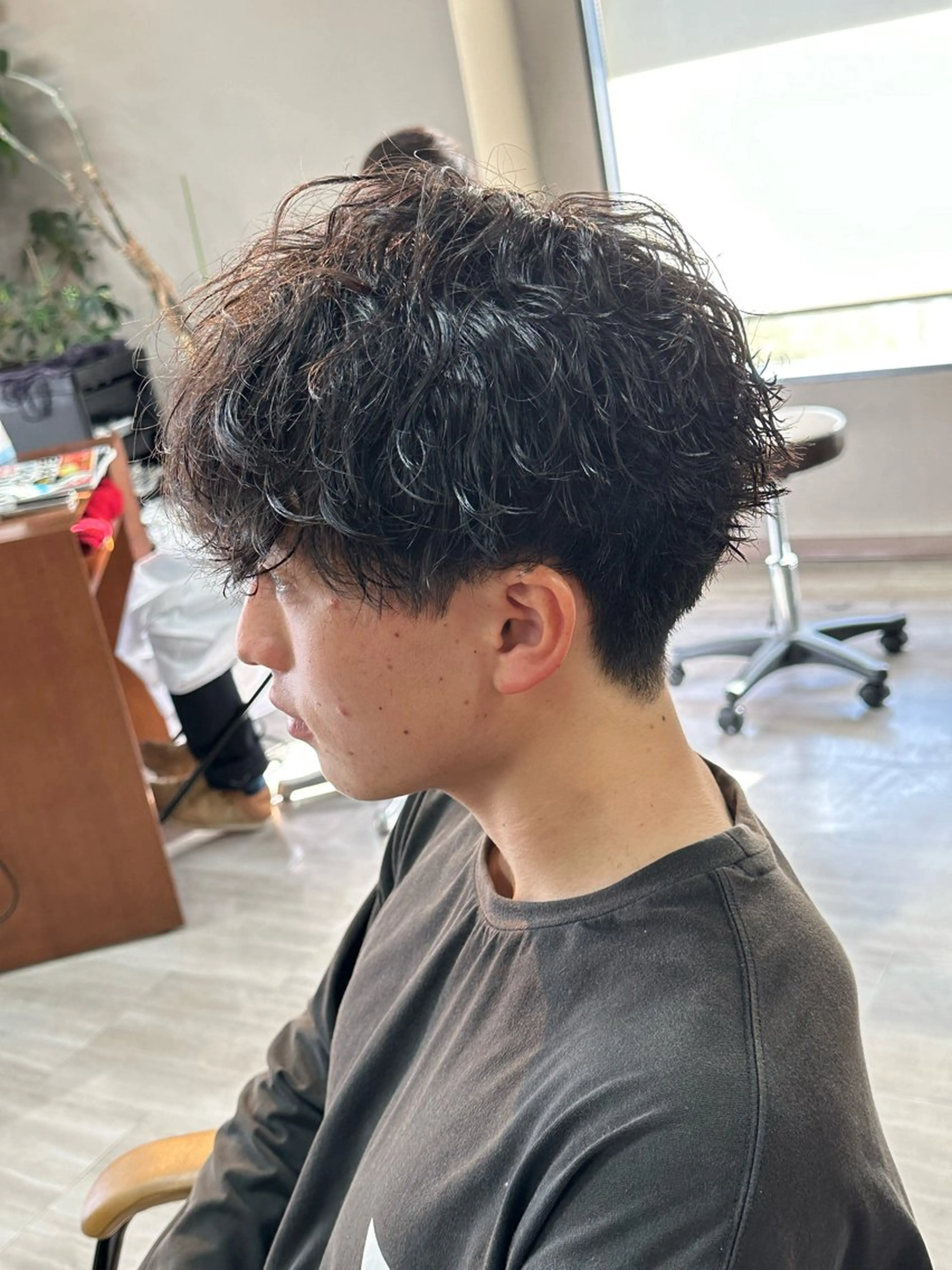 パーマ メンズ 波巻きパーマ arika オケシ　リョウダイのヘアスタイル