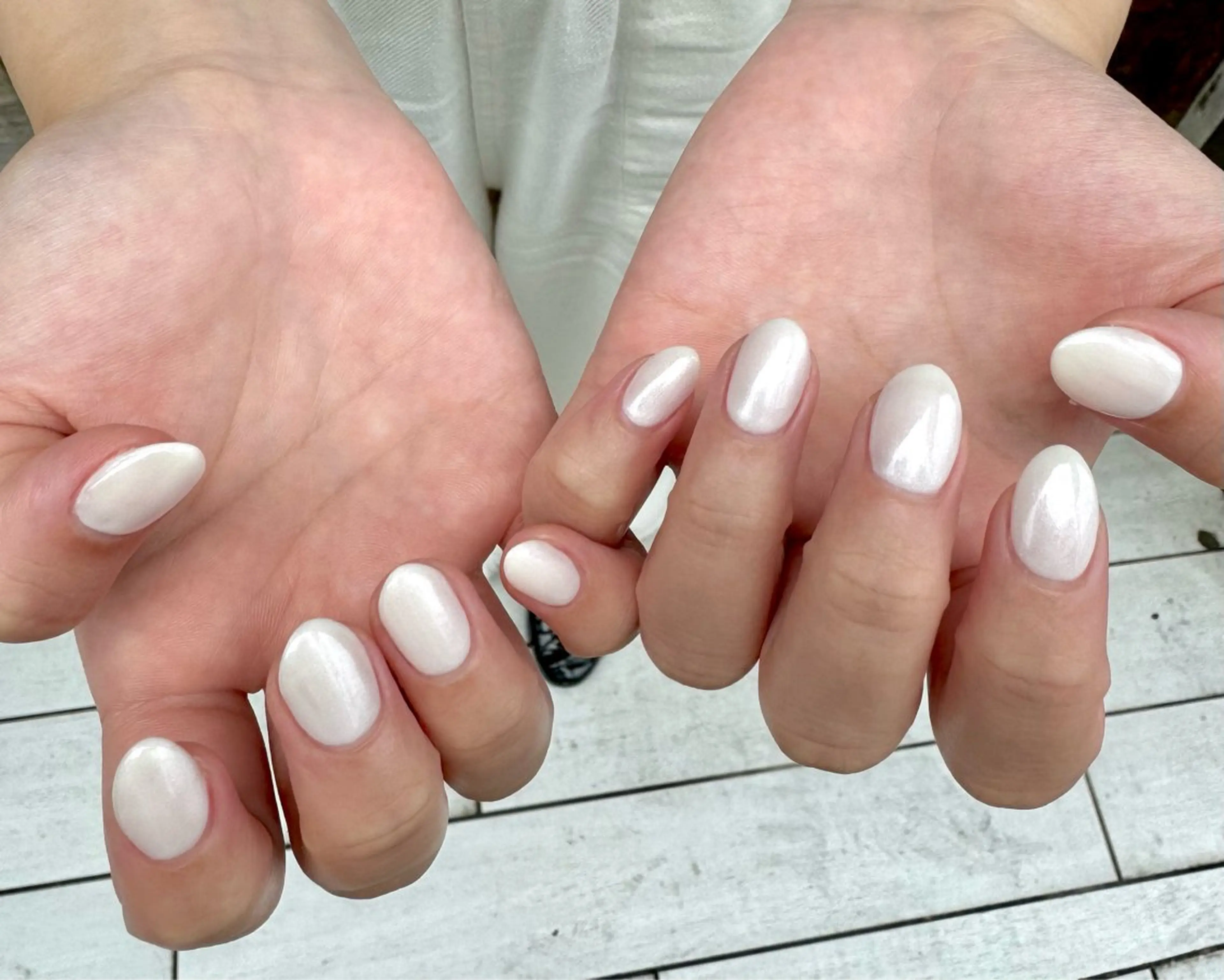 ネイル ホワイト ハンドネイル 🌺🌴N. Rita🥥のネイルデザイン