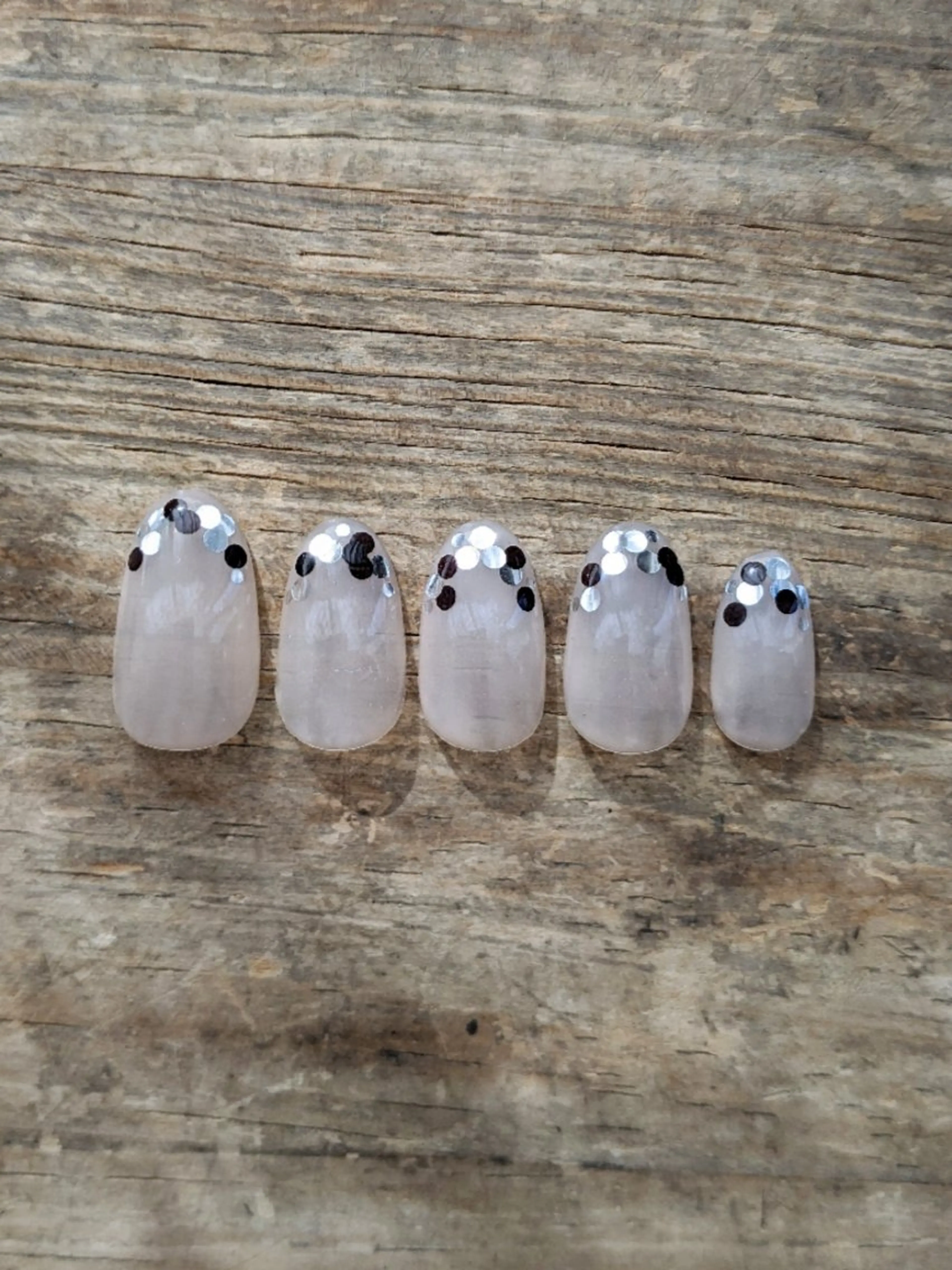 ネイル ホログラムネイル シンプルネイル ハンドネイル LuN Nail Design Salon所属・Y Chisaのネイルデザイン