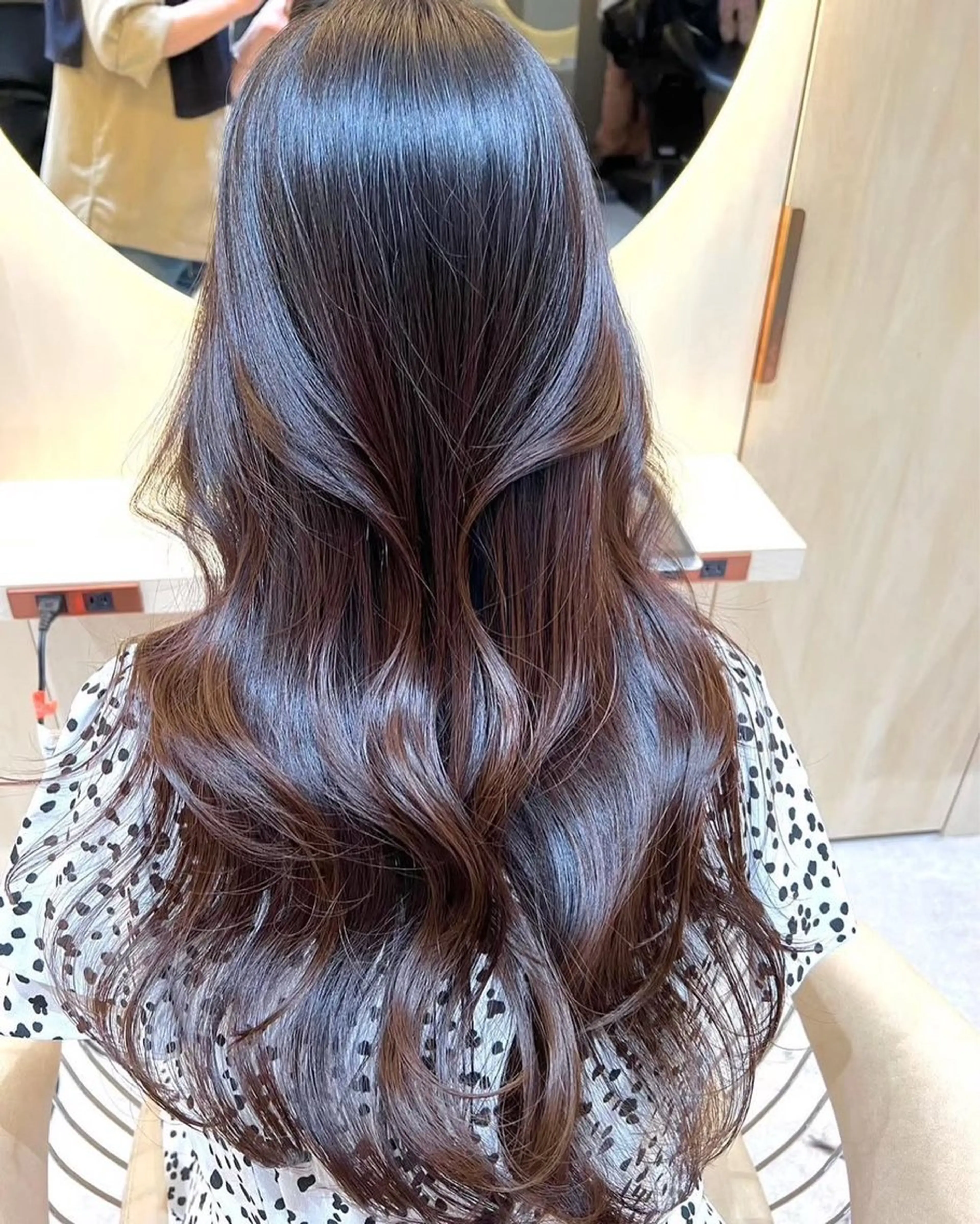 ロング ヘアカラー トリートメント 服部大地/透明感 ワンカラー/髪質改善のヘアスタイル