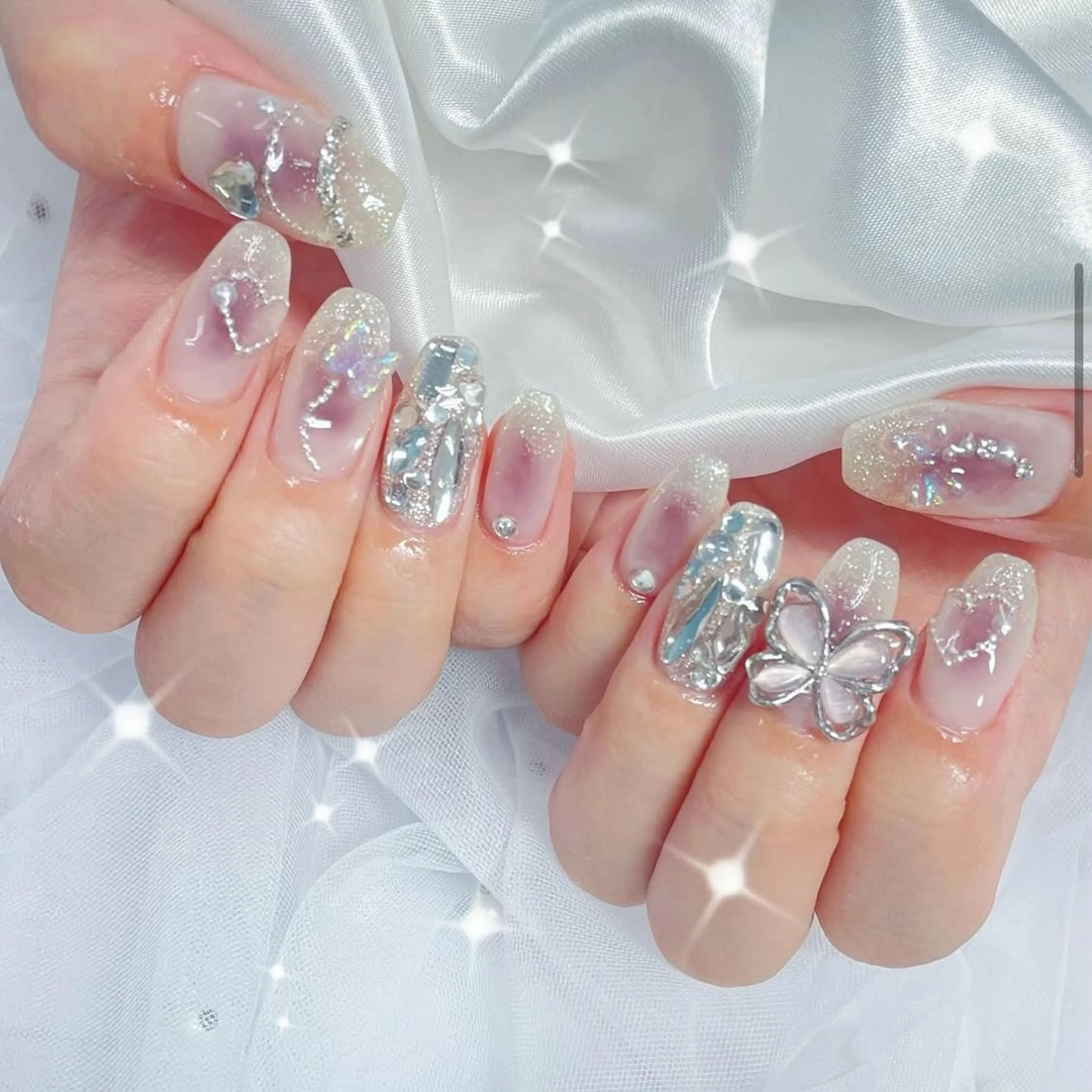 ネイル ハンドネイル misaki 🩰‎🤍🎀のネイルデザイン