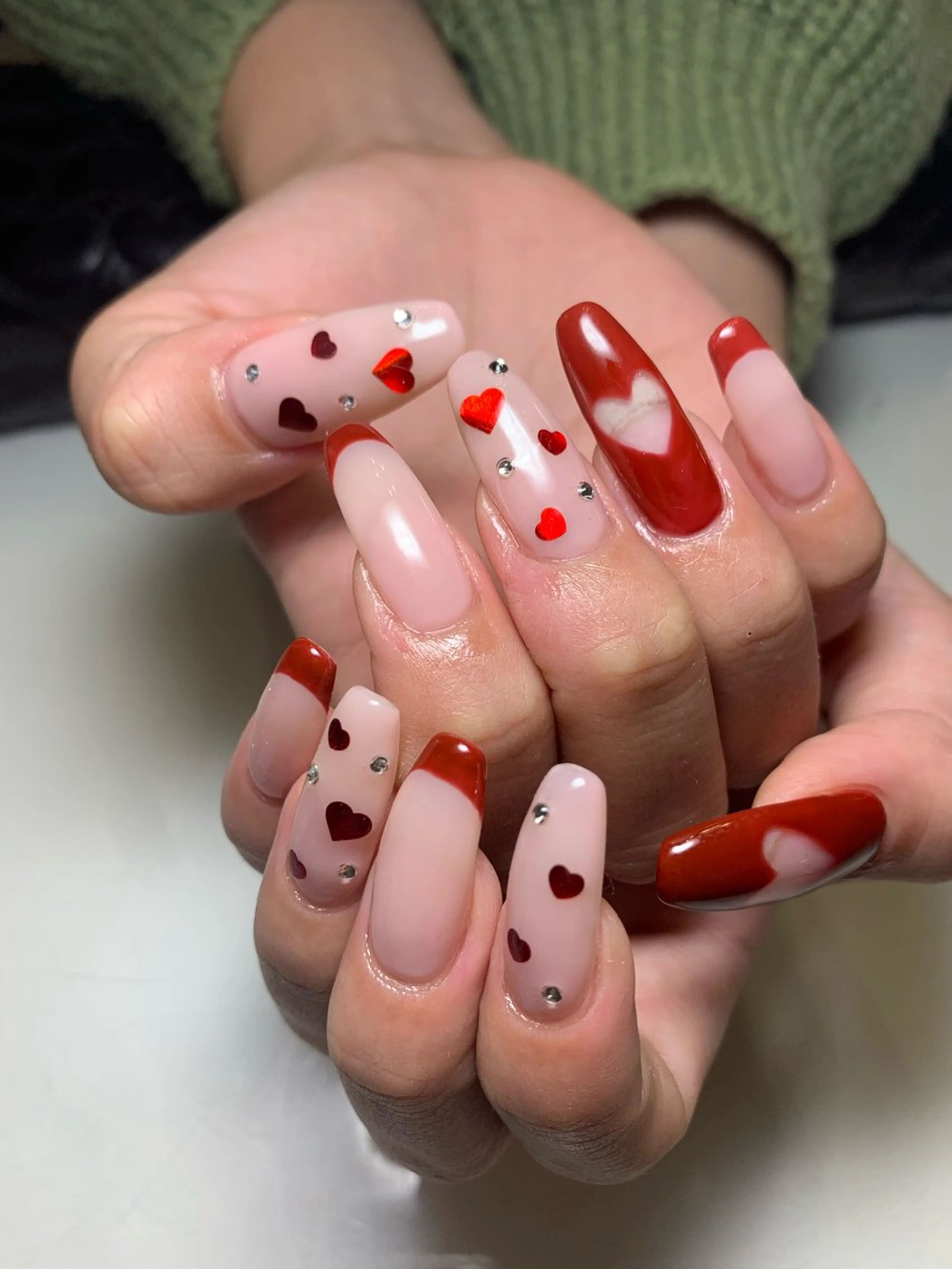 ネイル バレンタイン ハンドネイル m.i private nail salon所属・大西 真衣のネイルデザイン
