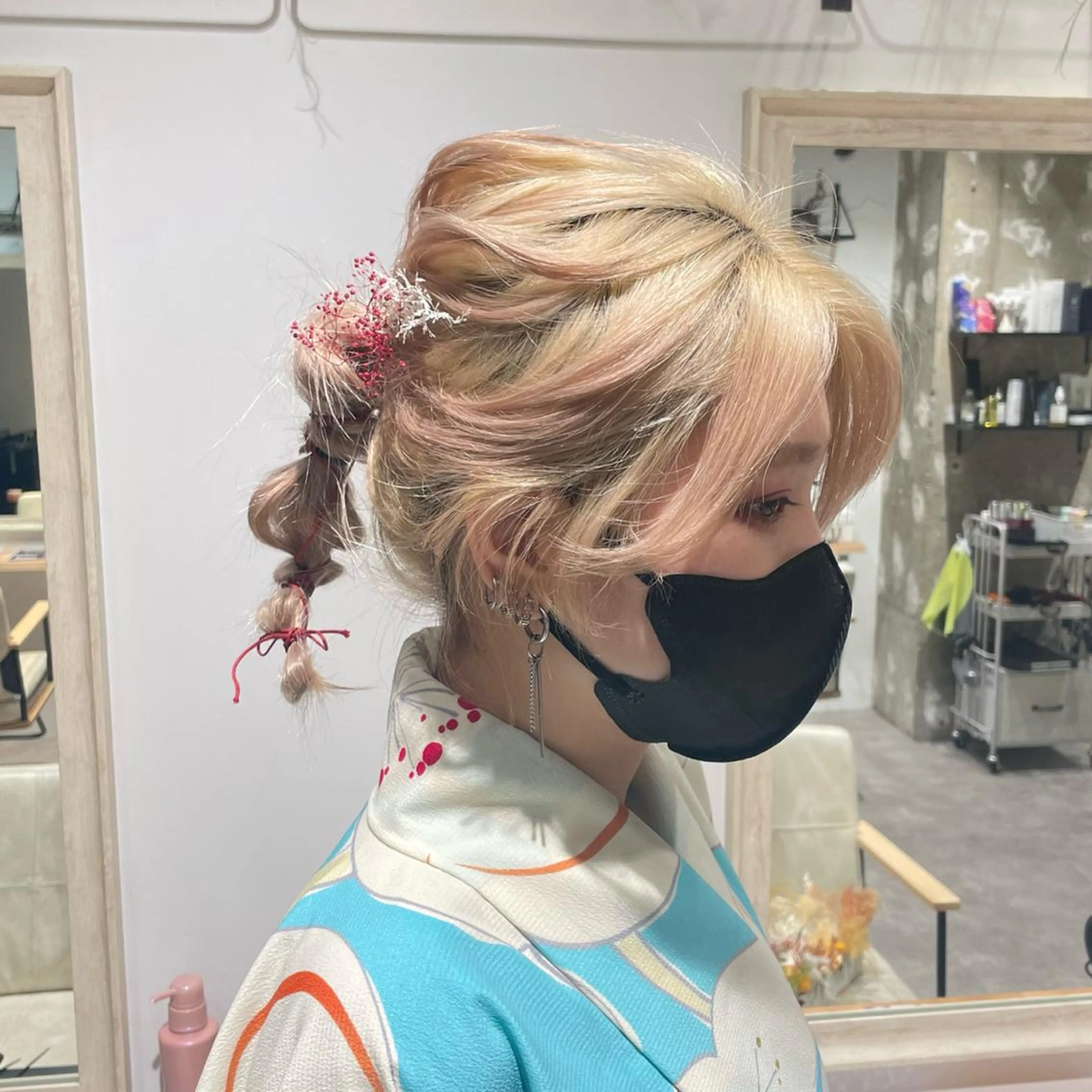 セミロング ヘアアレンジ ハイトーン🦄ネイル 💞のぶちのネイルデザイン