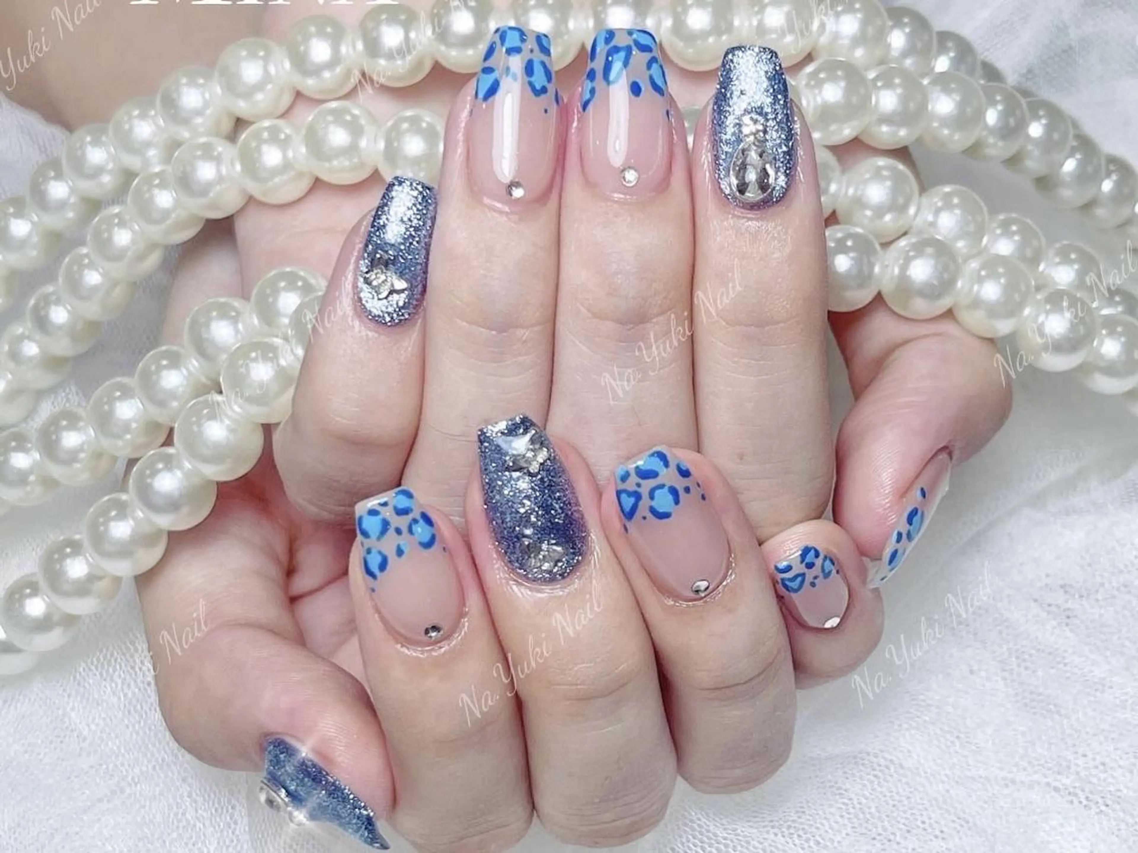 ネイル Queenie 🦋のネイルデザイン