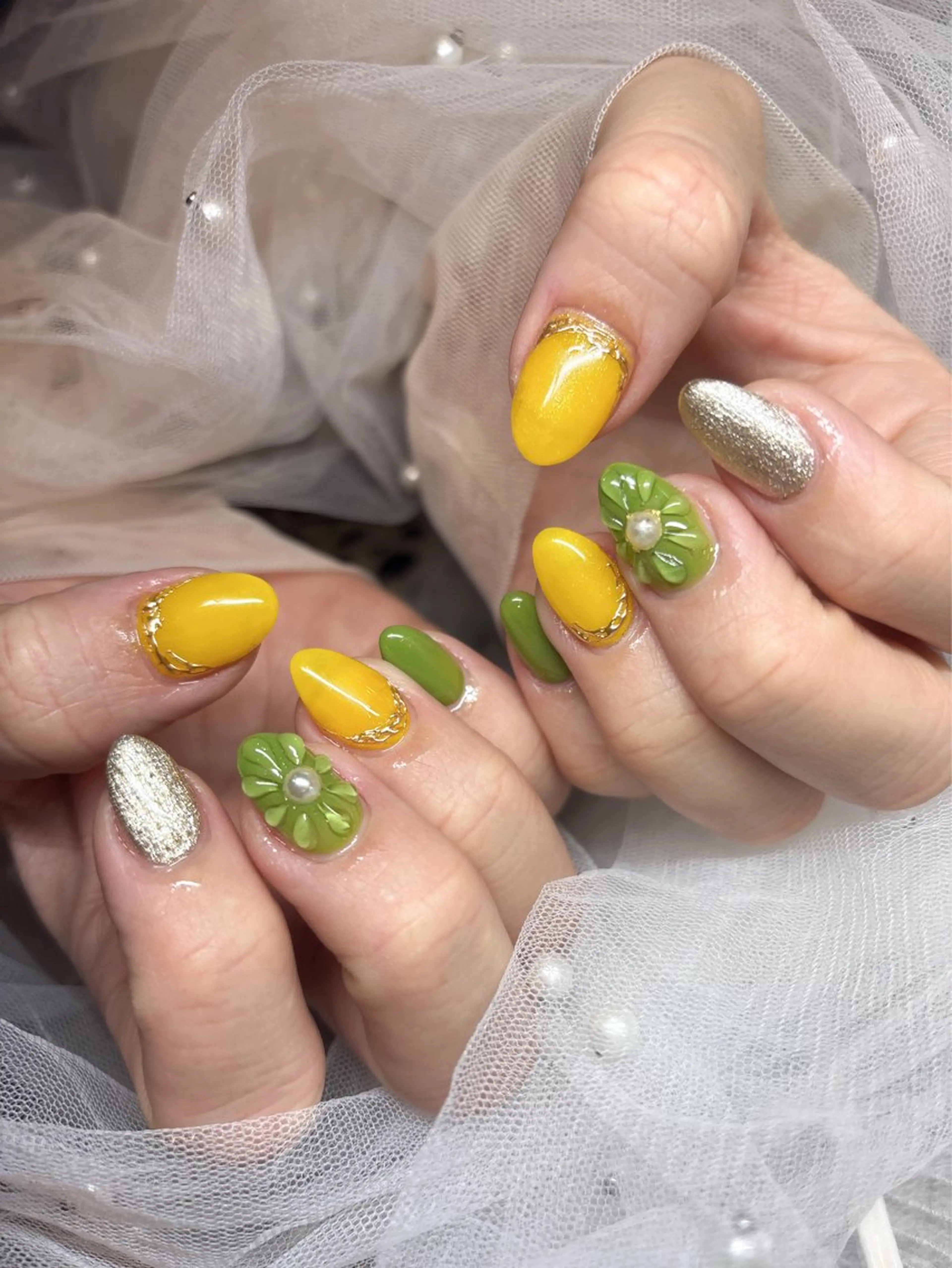 ネイル フラワーネイル 韓国ネイル ラメ(グリッター) パステルネイル 春ネイル ハンドネイル happiness nailのネイルデザイン