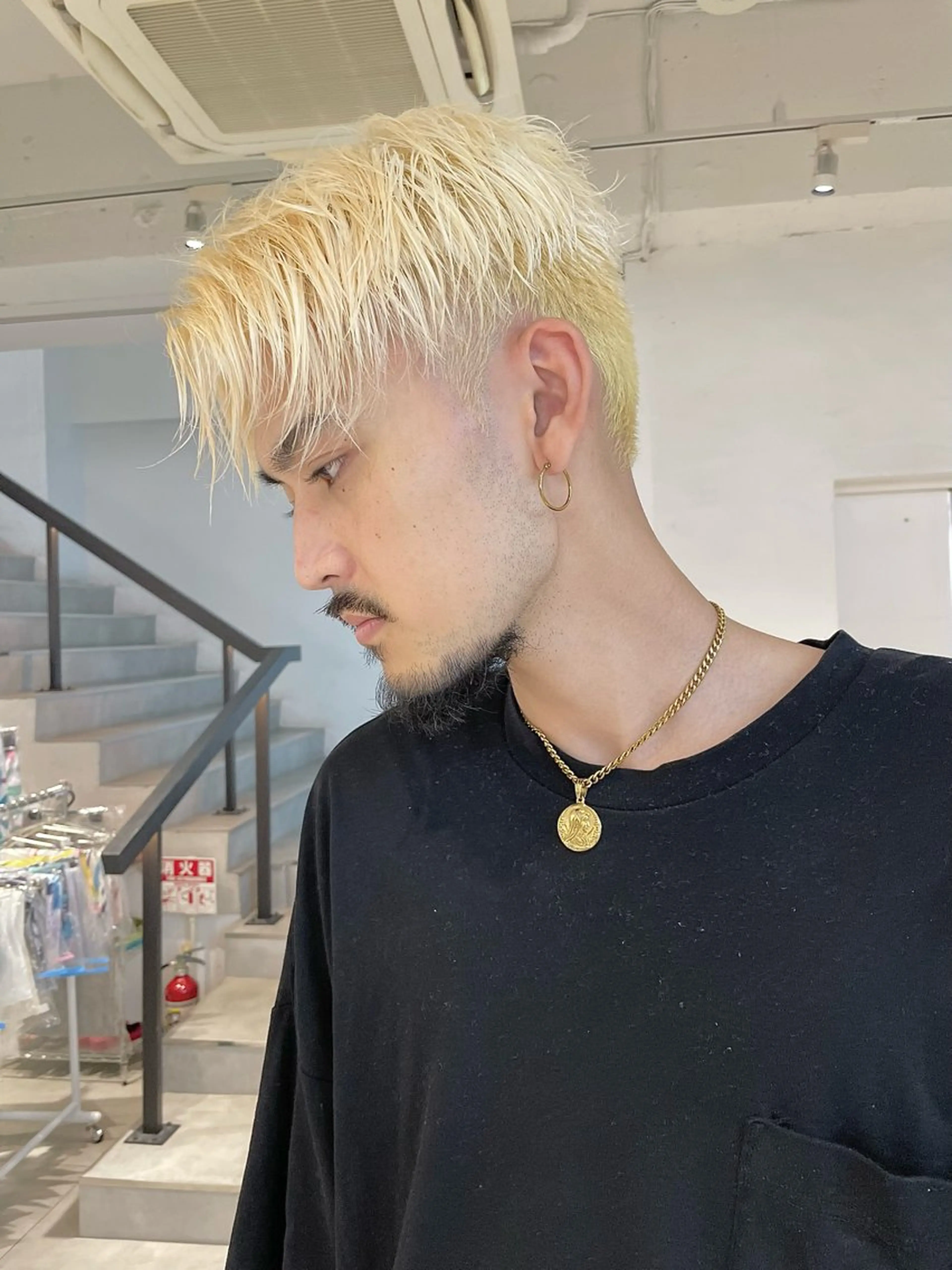 ショート カラー メンズ ヘアカラー 🇰🇷カルマパーマ kaito🇰🇷のヘアスタイル