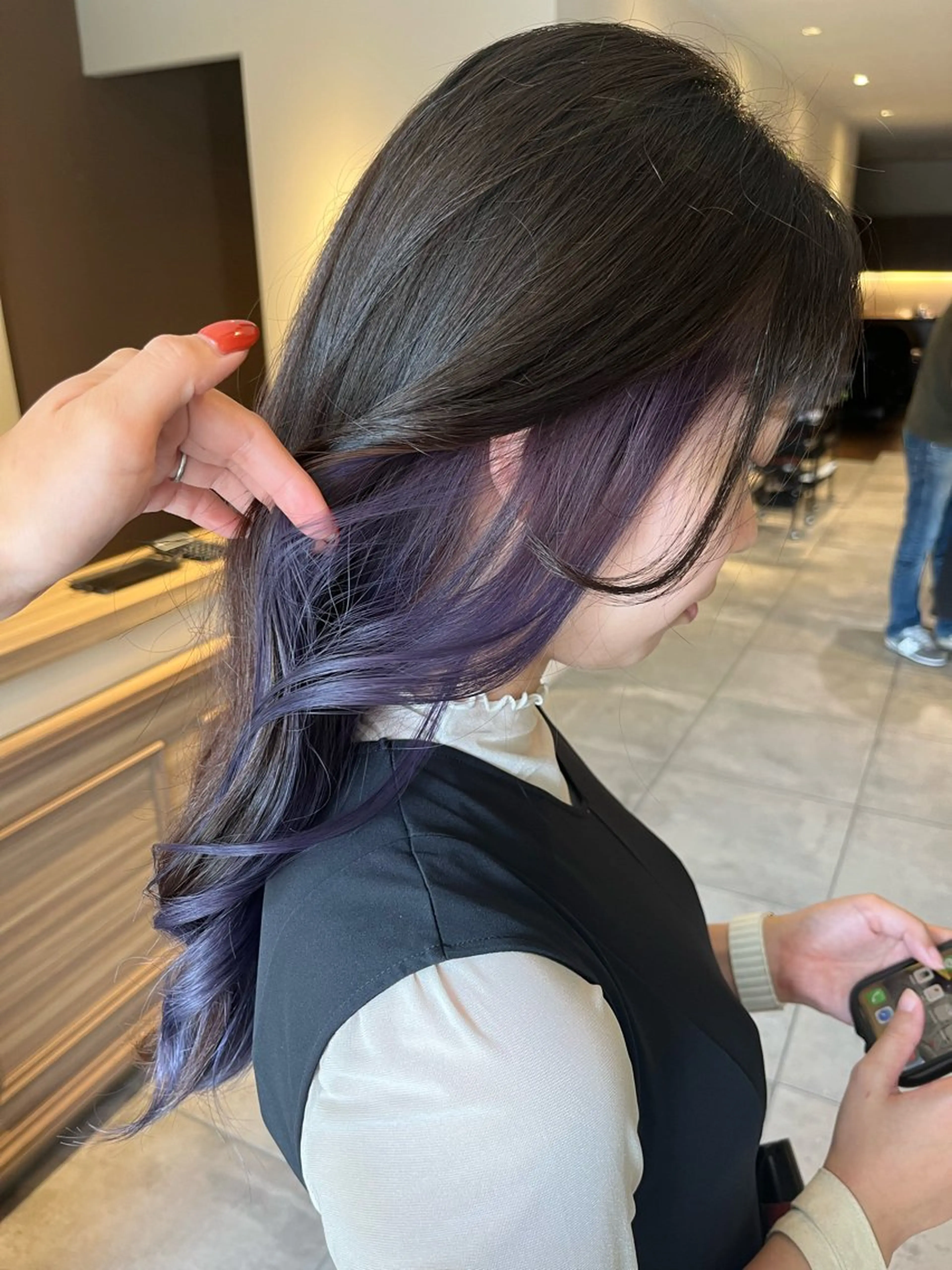 ロング カラー ラベンダーカラー バイオレットカラー ヘアカラー 川越 輝梨奈のヘアスタイル