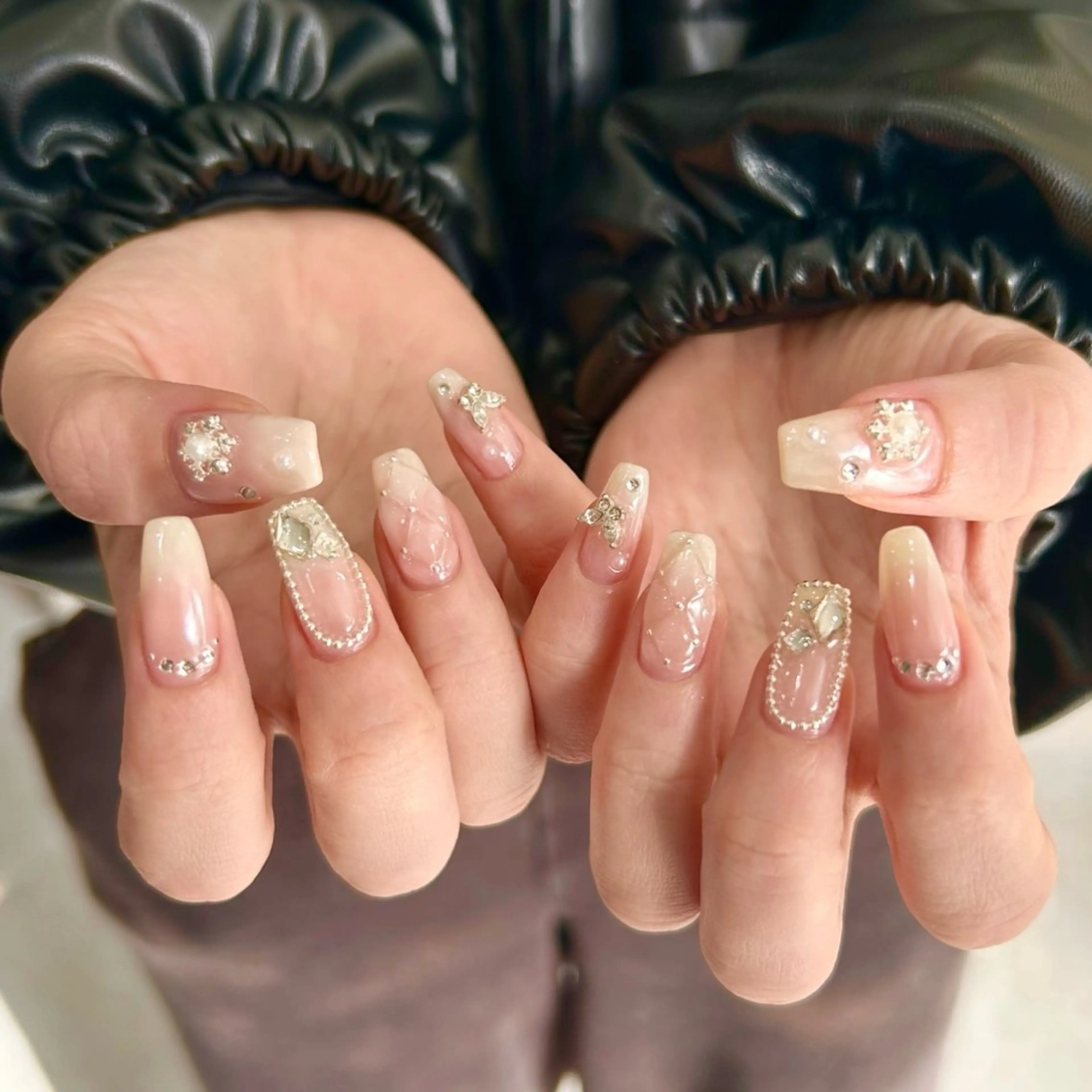 ネイル オーロラネイル 氷ネイル・うるうるネイル ハンドネイル RYO /Amourのネイルデザイン