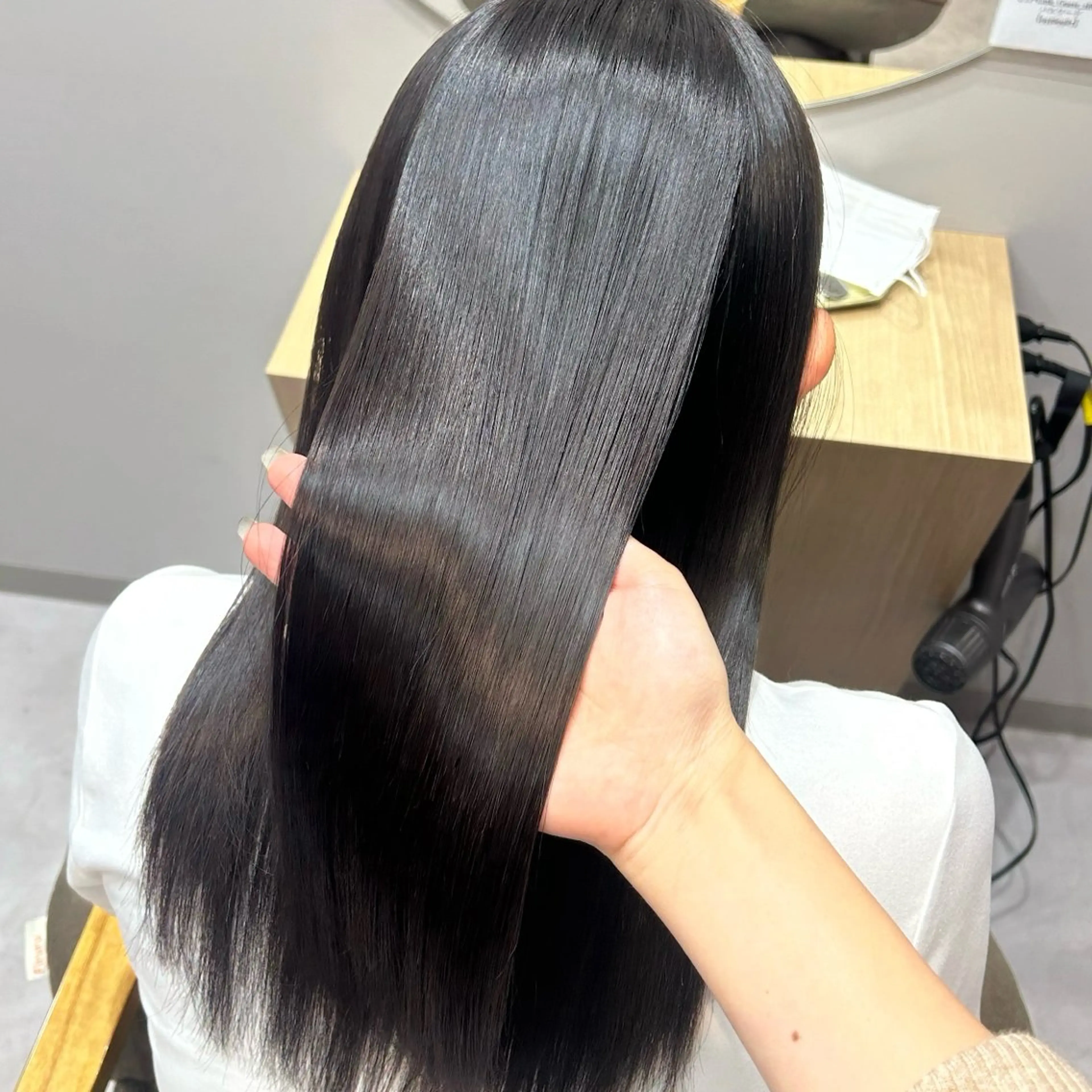 ロング 縮毛矯正 立川 🫧 ブリーチ 艶髪カラー🧸✨️のヘアスタイル