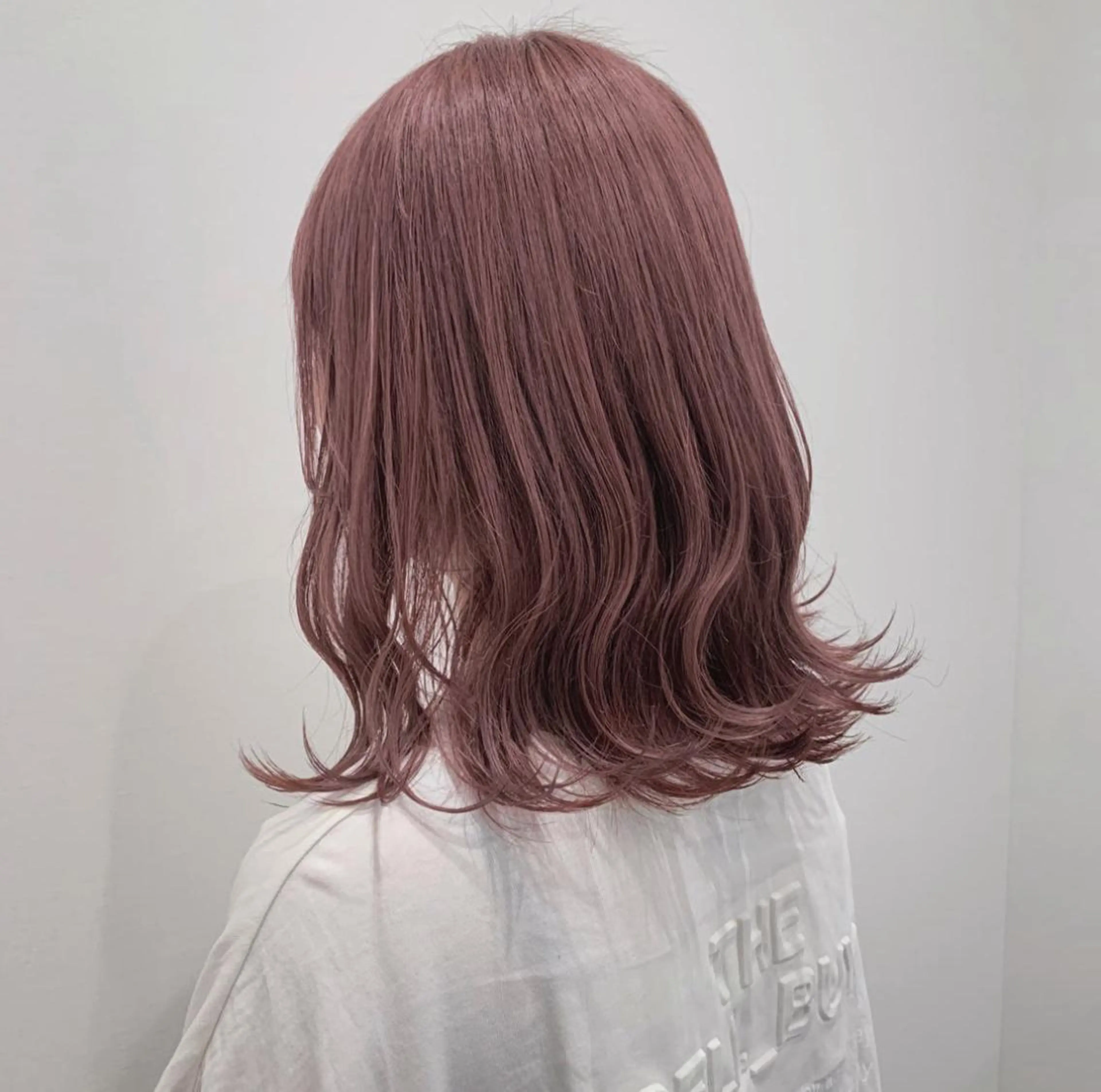 セミロング カラー ヘアカラー エリアマネージャー 復活の大澤竜馬のヘアスタイル