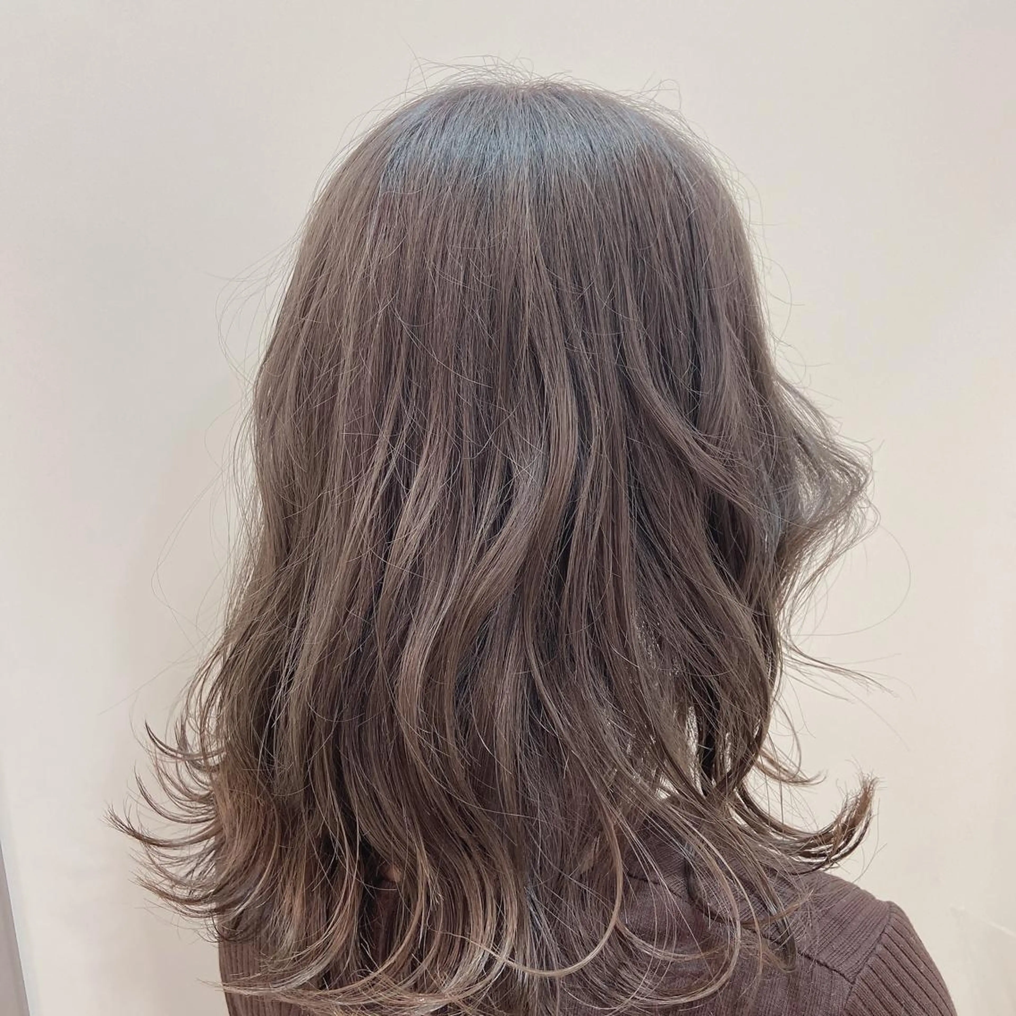 セミロング カラー ヘアアレンジ ヘアカラー トリートメント Mirai 🧸のヘアスタイル