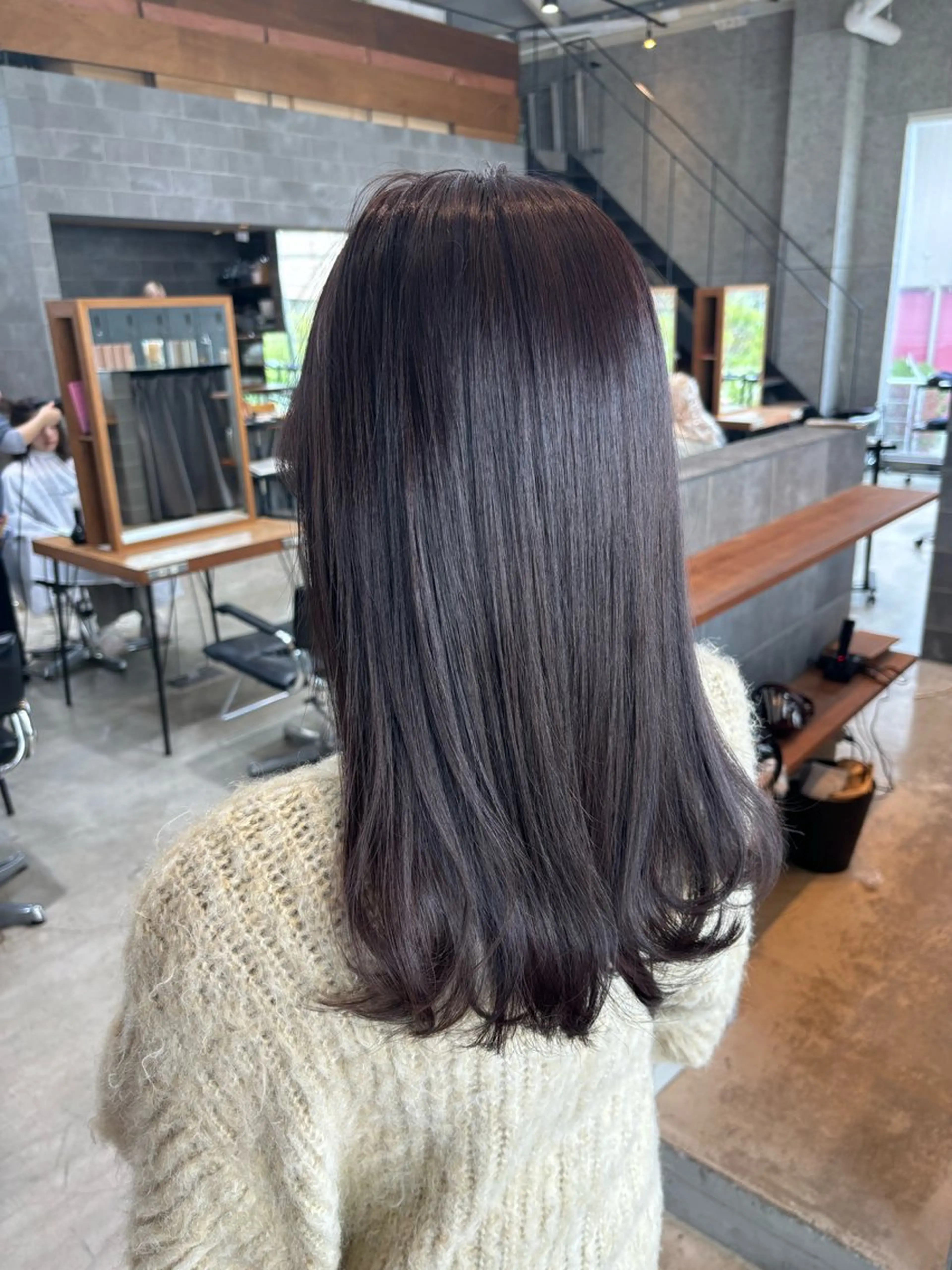 セミロング カラー パーマ ヘアアレンジ ラベンダーカラー カット ヘアカラー トリートメント ヘッドスパ ヘアセット 押切 響 のヘアスタイル