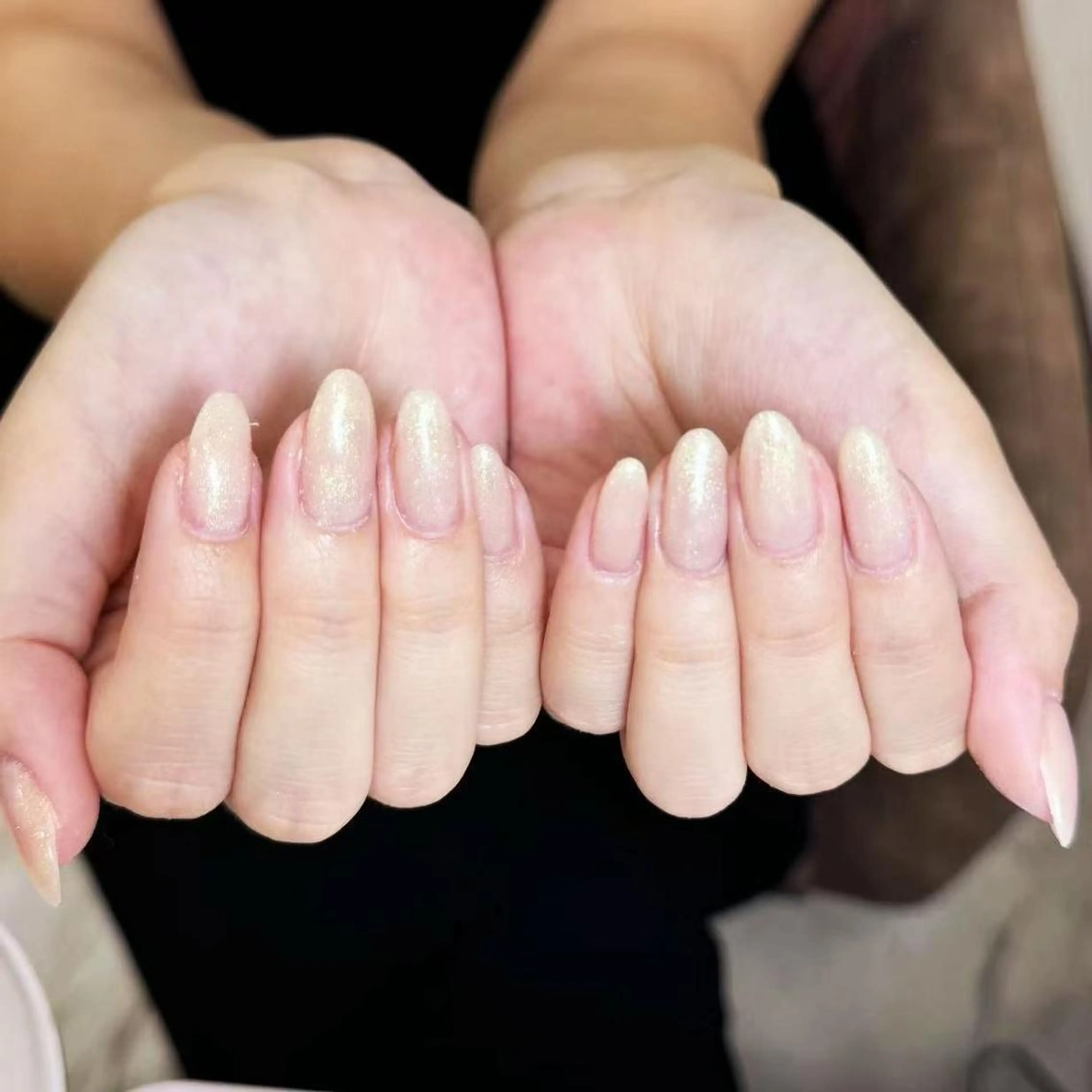 ネイル アートネイル オーロラネイル ガーリー キラキラネイル 韓国ネイル ハンドネイル YOYO 💅のネイルデザイン