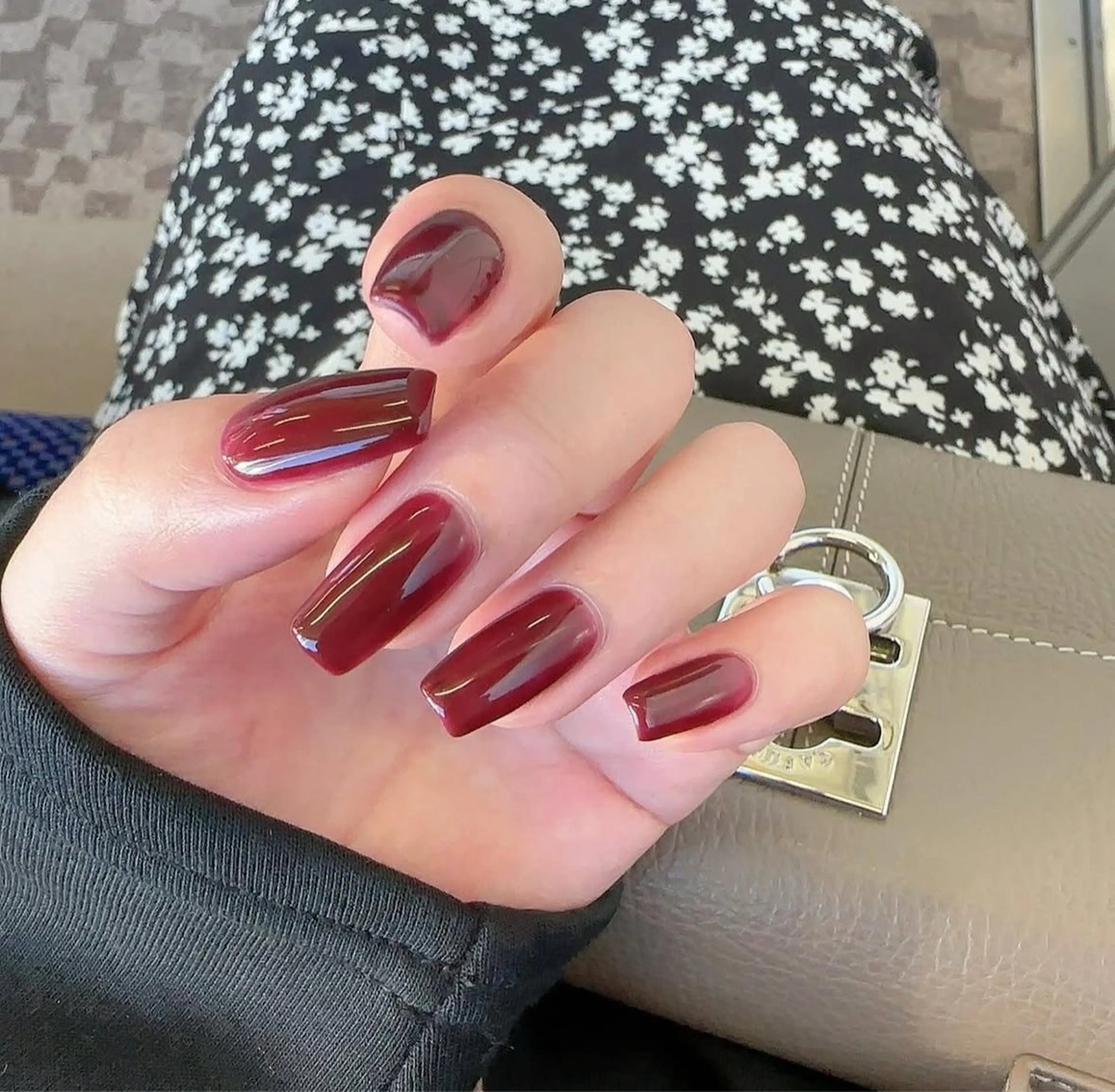 セミロング ハンドネイル CLALA Ayumiのネイルデザイン