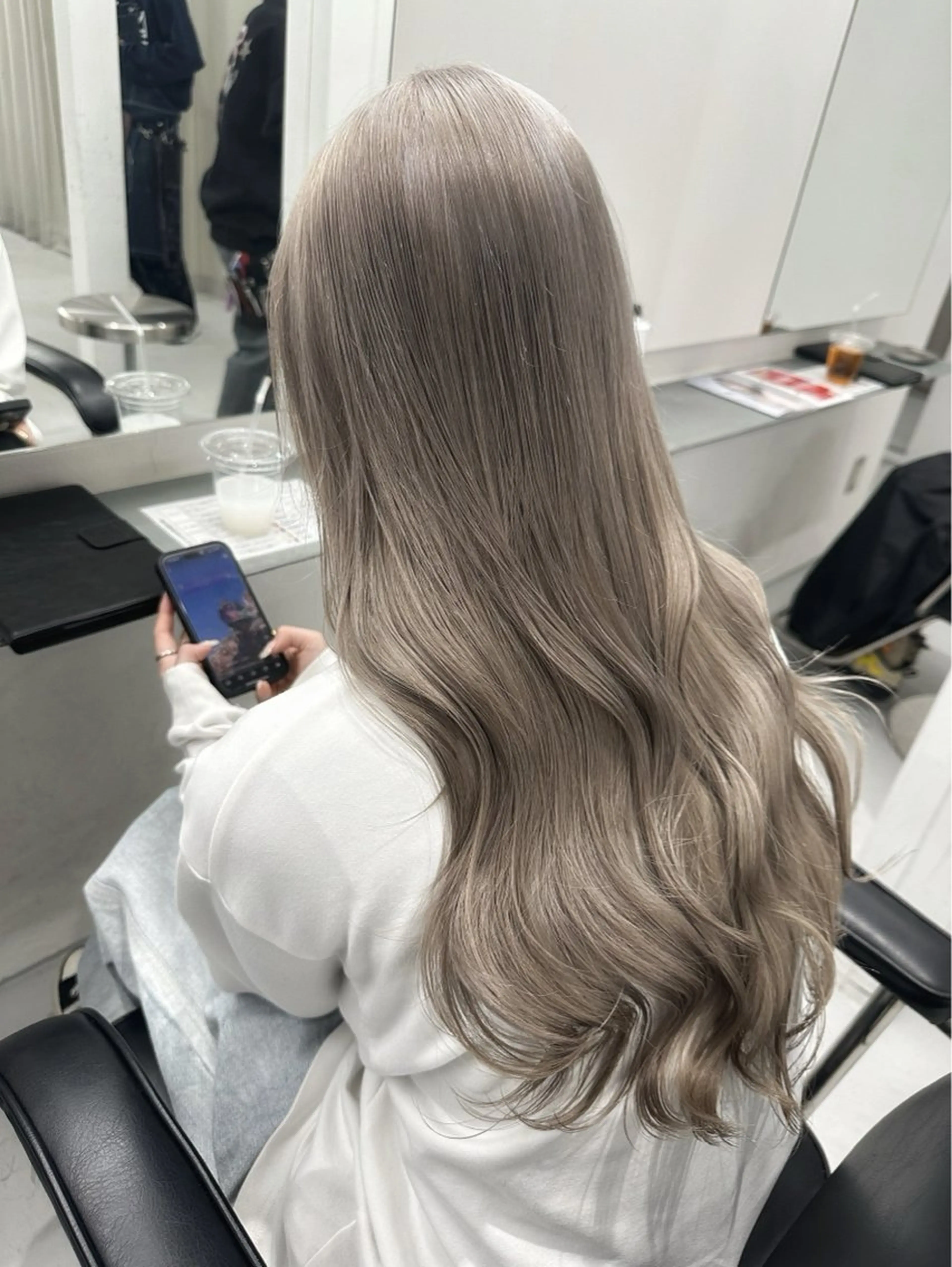 ロング カット ヘアカラー トリートメント ベージュカラー🕊️ 新潟駅/谷口大海のヘアスタイル
