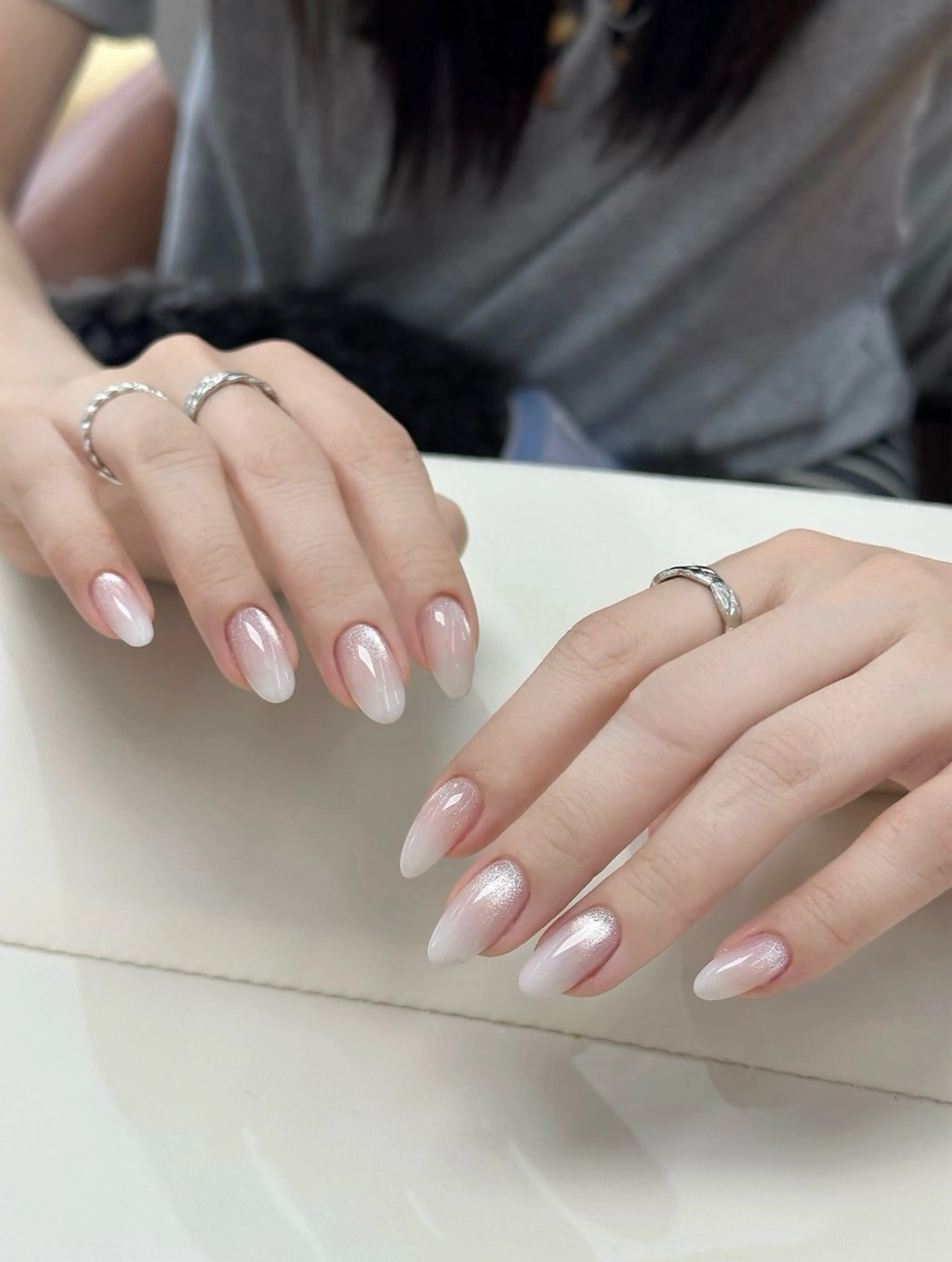 ネイル オーロラネイル 長さ出し フットネイル 韓国ネイル ラメ(グリッター) ハンドネイル 👍thumbs up nail👍のネイルデザイン