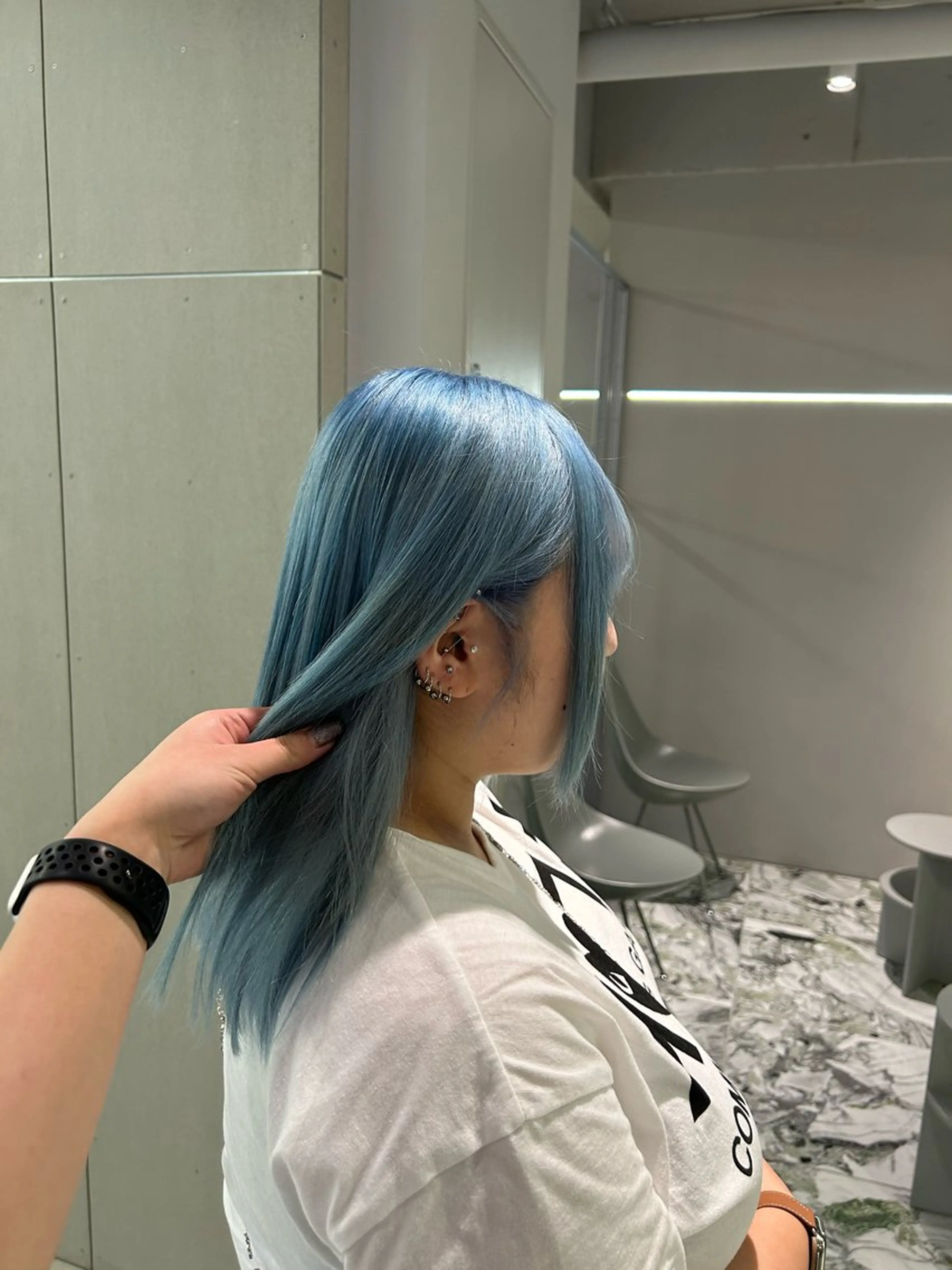 ミディアム カラー ヘアアレンジ ピンクカラー 寺澤 花梨のヘアスタイル