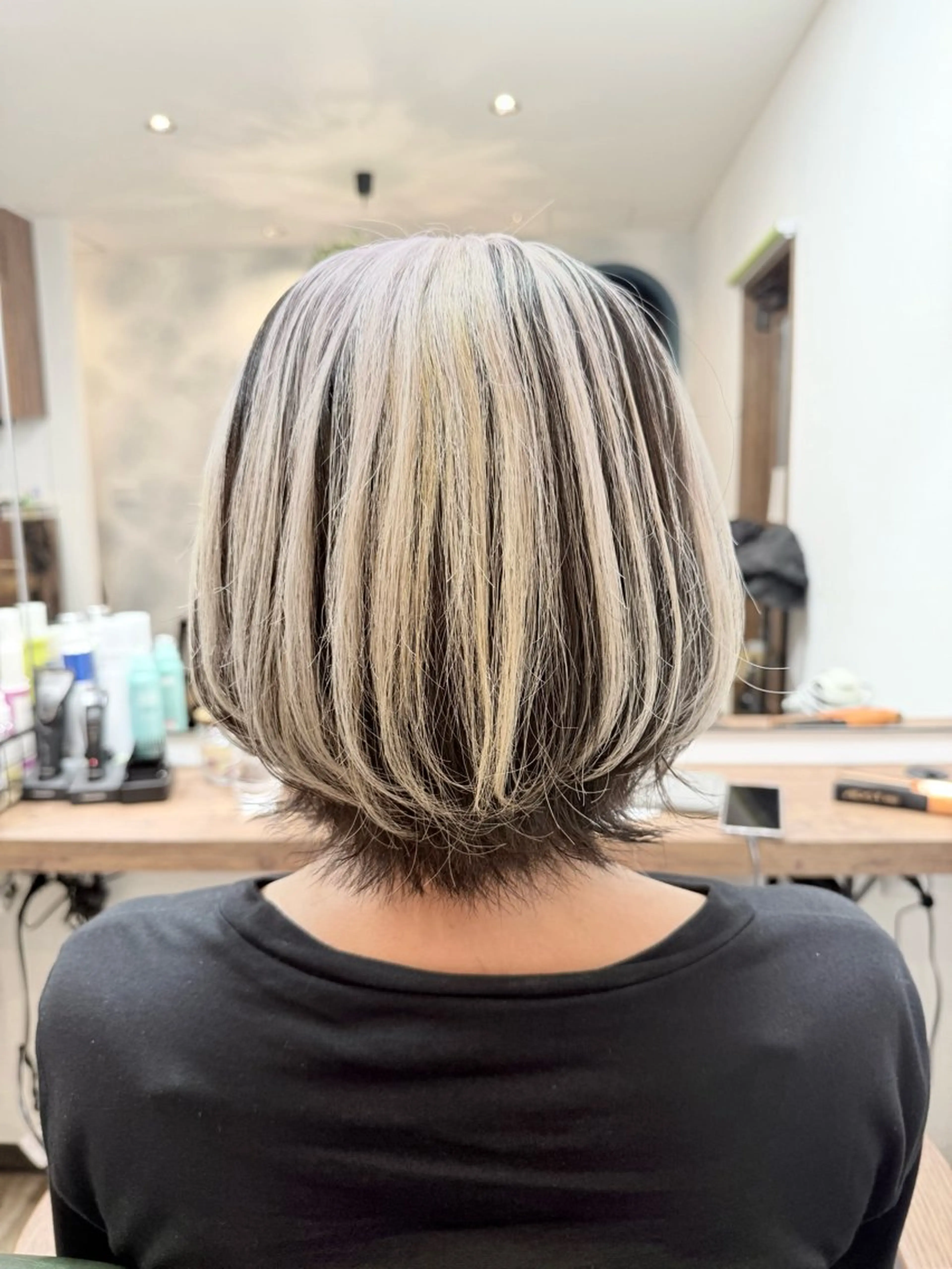 ショート カラー ブリーチ 抜きっぱなしブロンド ショートヘア ウルフカット SALON paljon Hair&Nail所属・ヘア＆ネイル＆アイ サロンパルヨンのマツエク・マツパデザイン