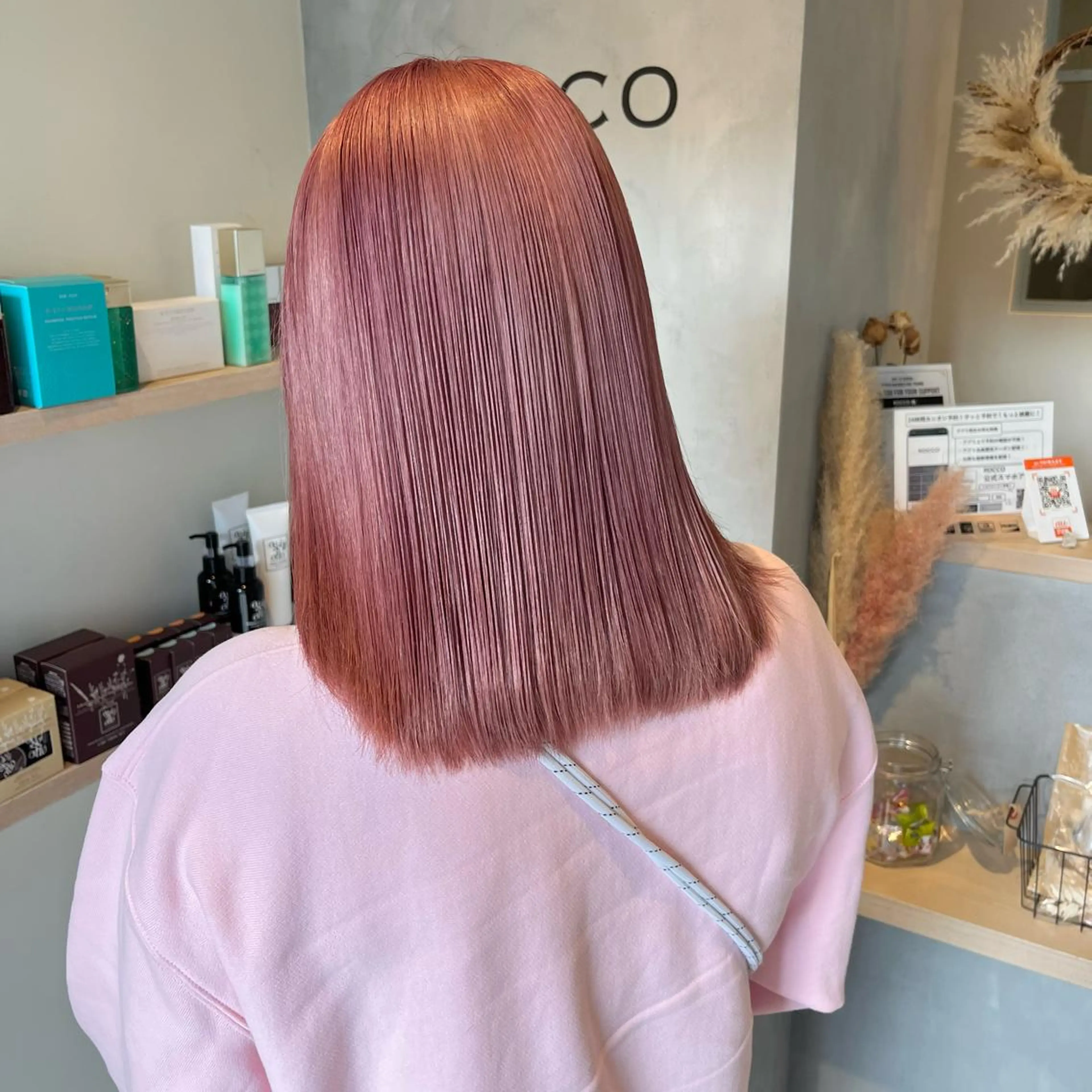 ミディアム カラー ブリーチ ピンクカラー ヘアカラー mai ROCCOのヘアスタイル