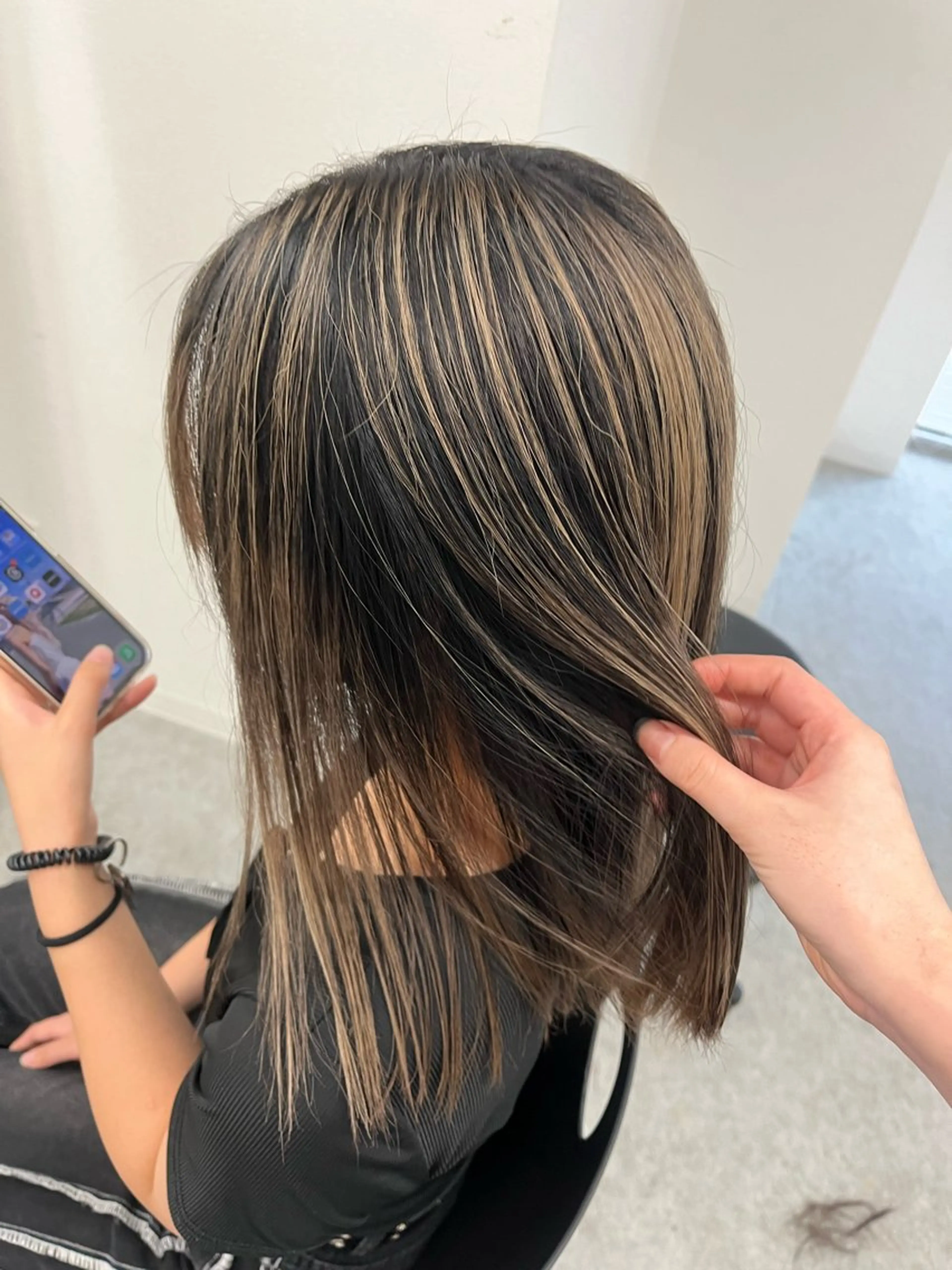 カラー ユイ☆ハイトーン ☆ブリーチデザインのヘアスタイル