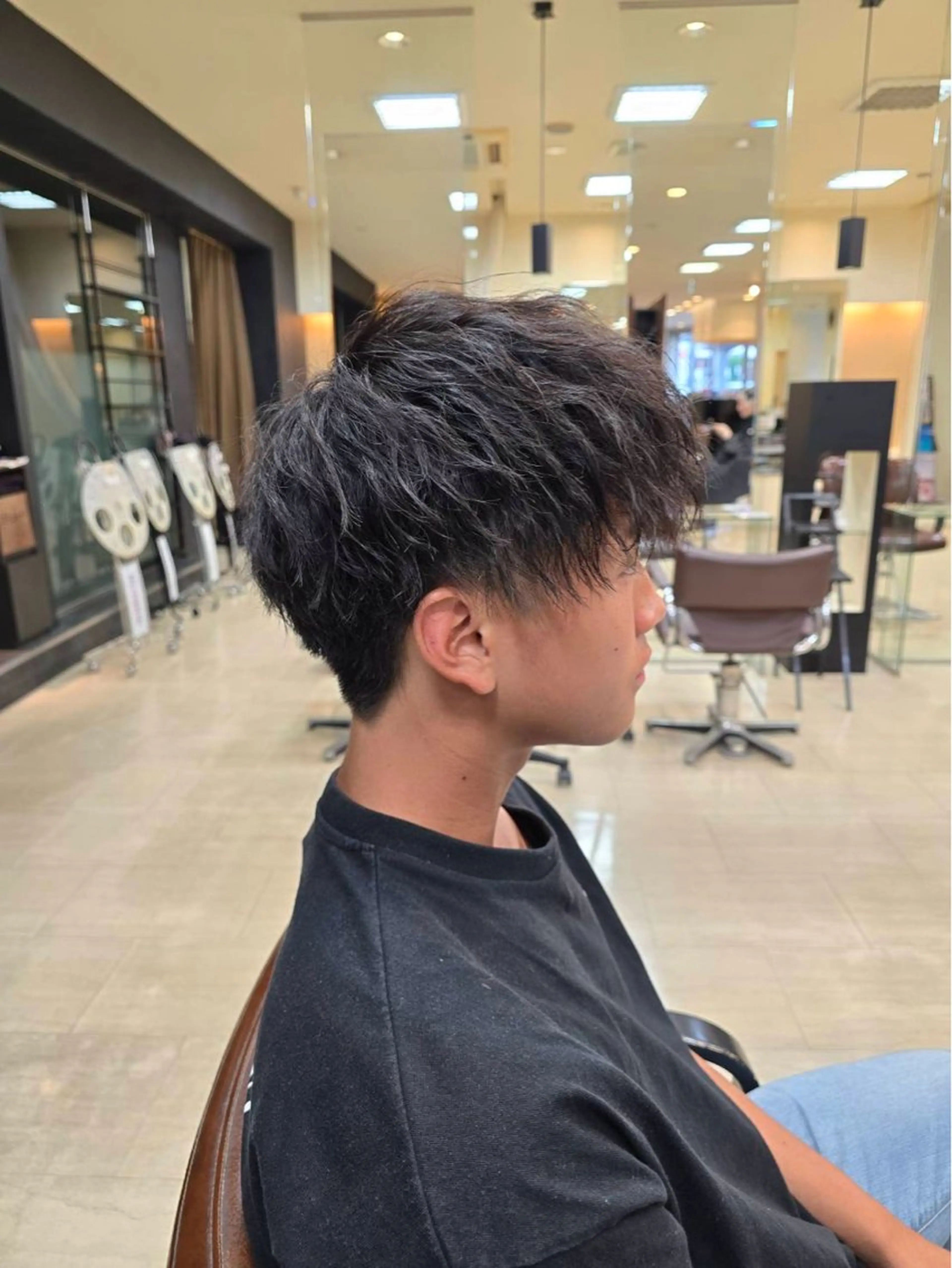 カラー メンズ 東田 篤希のヘアスタイル