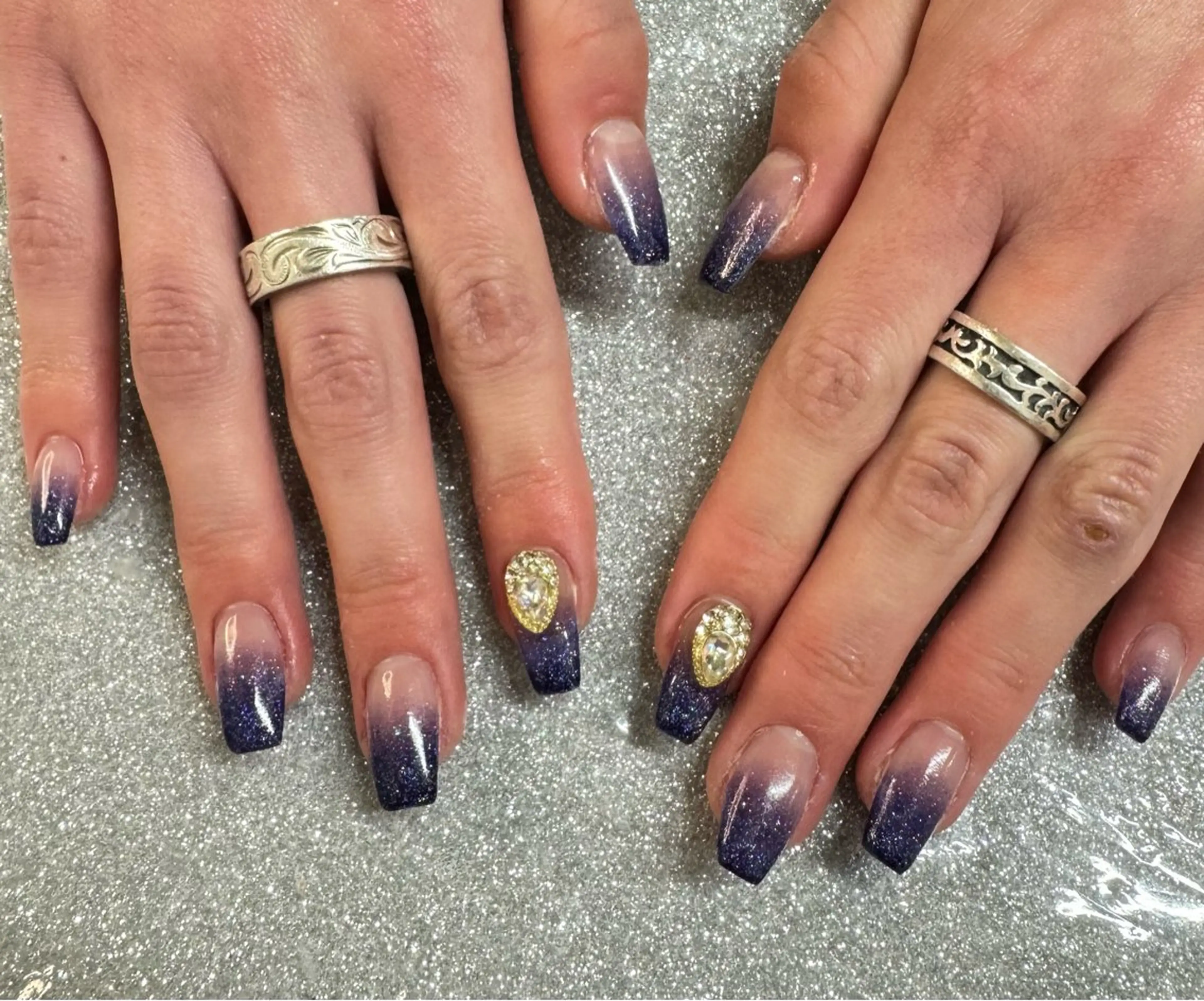 ネイル VIERU RIRIKA🌻のネイルデザイン