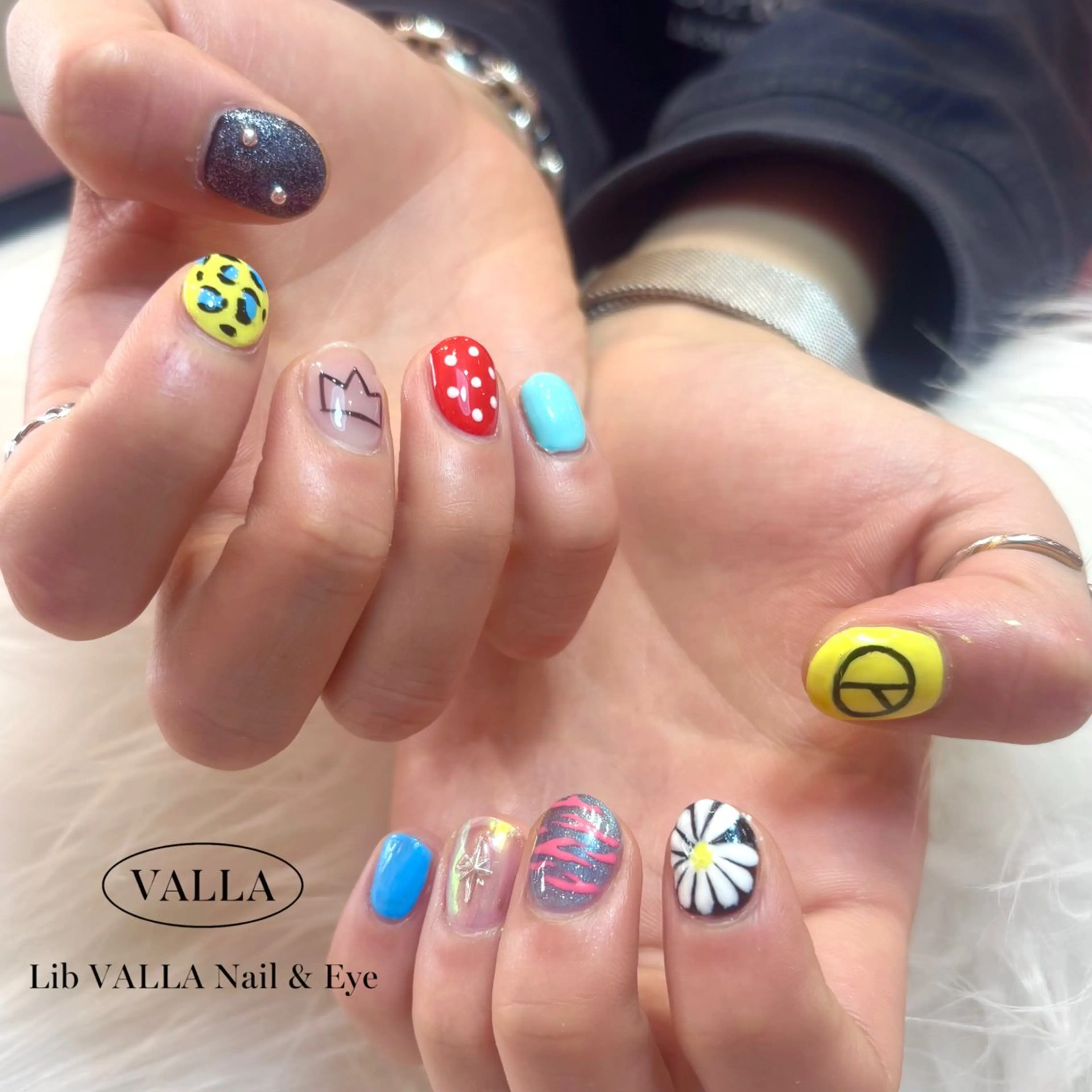 ネイル アートネイル LIB VALLA Yuri🍭🖤のネイルデザイン