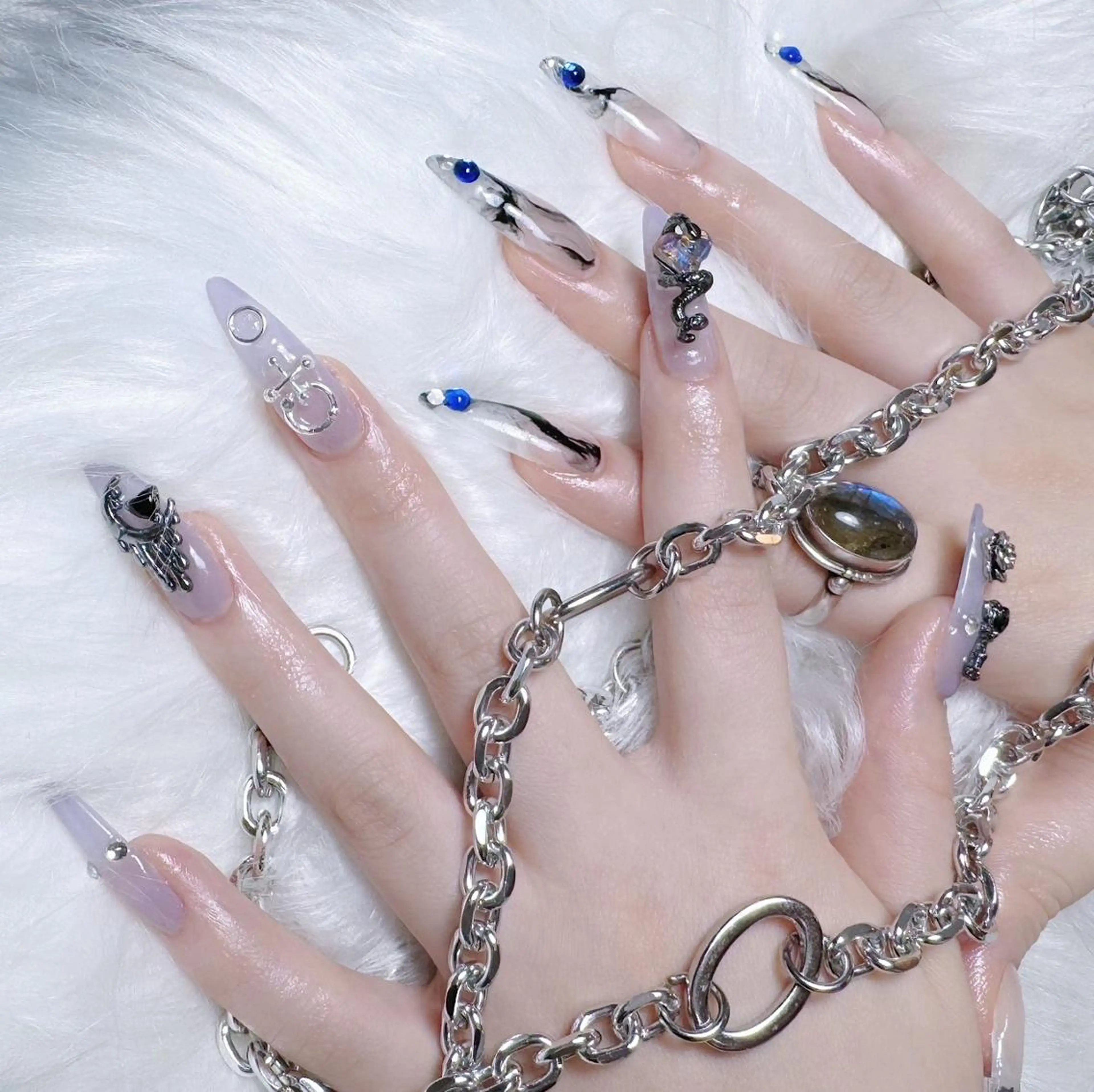 ネイル ☁️Minmin Tsuki💙🩵のネイルデザイン