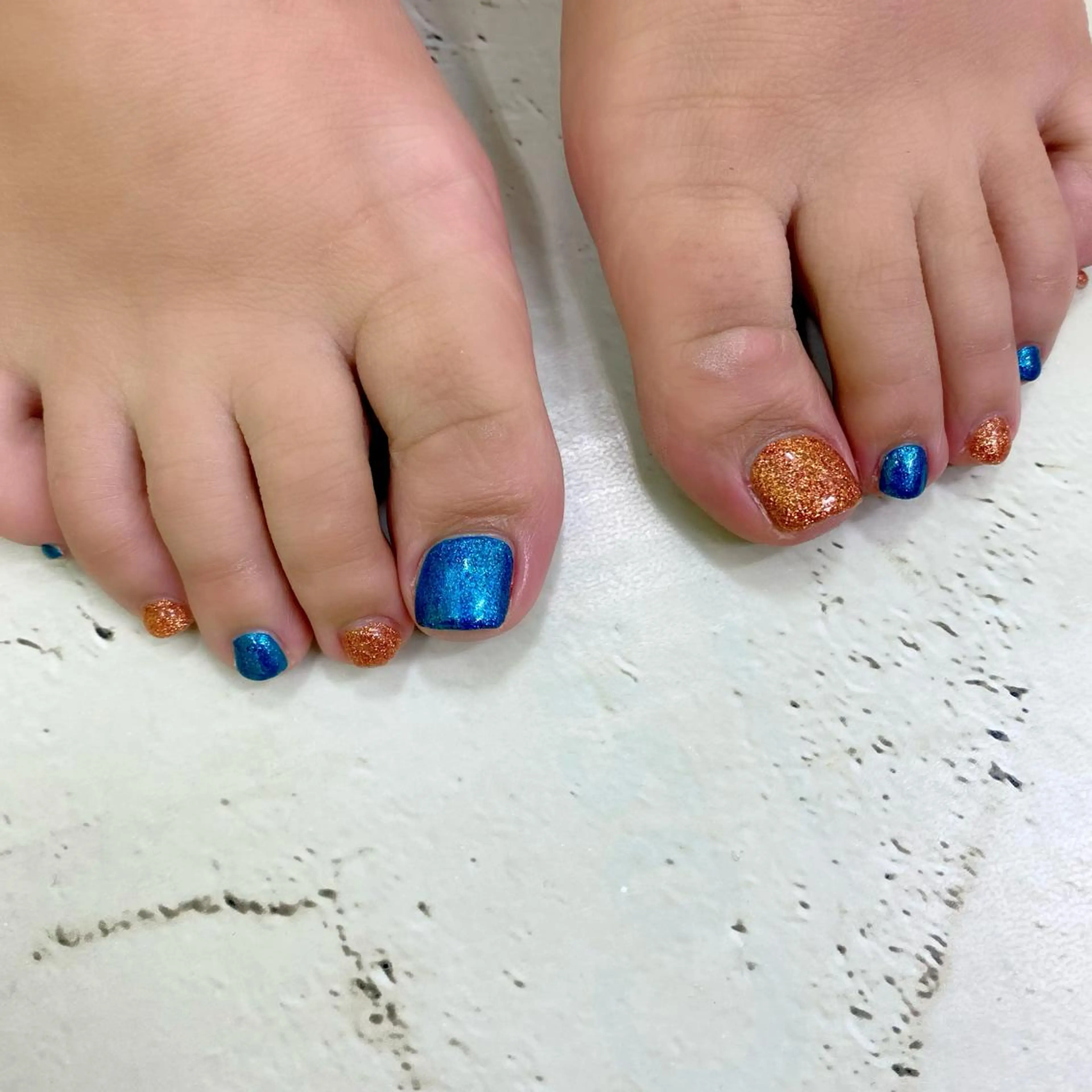 ネイル フットネイル ラメ(グリッター) Can I Dressy  溝ノ口店所属・F. Neneのネイルデザイン