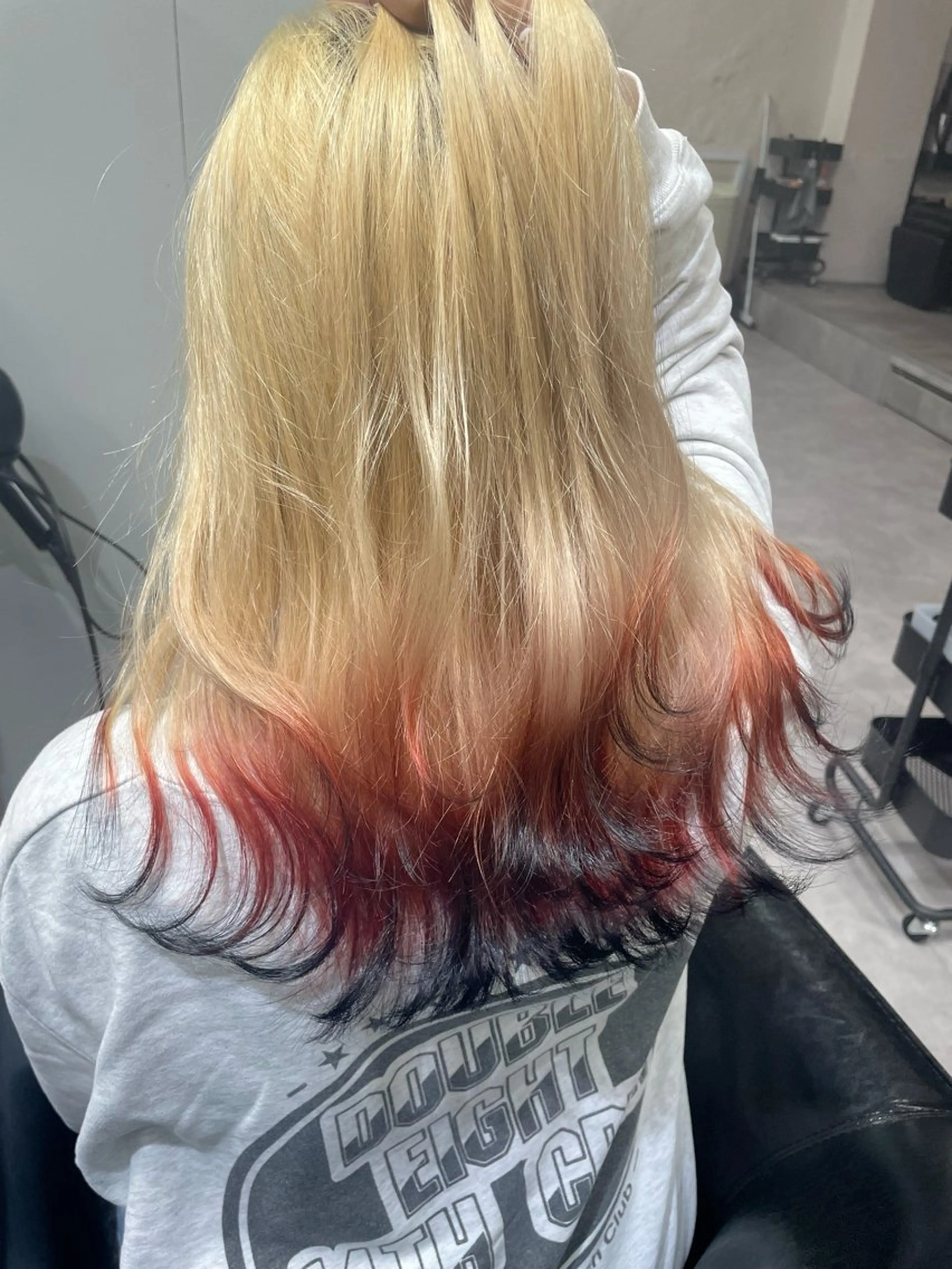 セミロング ヘアカラー tokute 中野真咲🐺のヘアスタイル