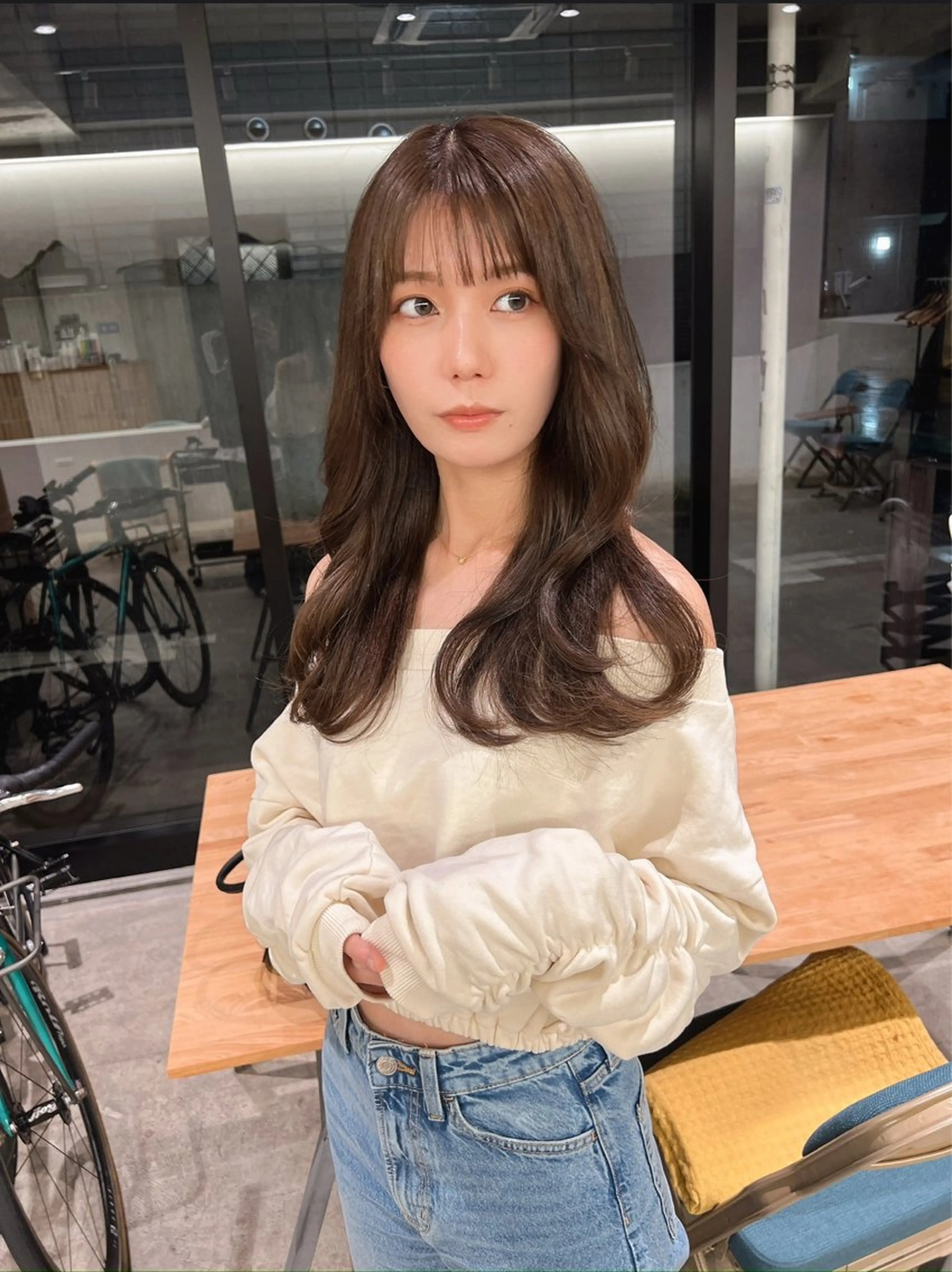 ロング カラー ロングレイヤー アッシュ ベージュカラー ブリーチ 透明感カラー カット ヘアカラー トリートメント 日本一丁寧なカット/ 小林輝🍀︎のヘアスタイル