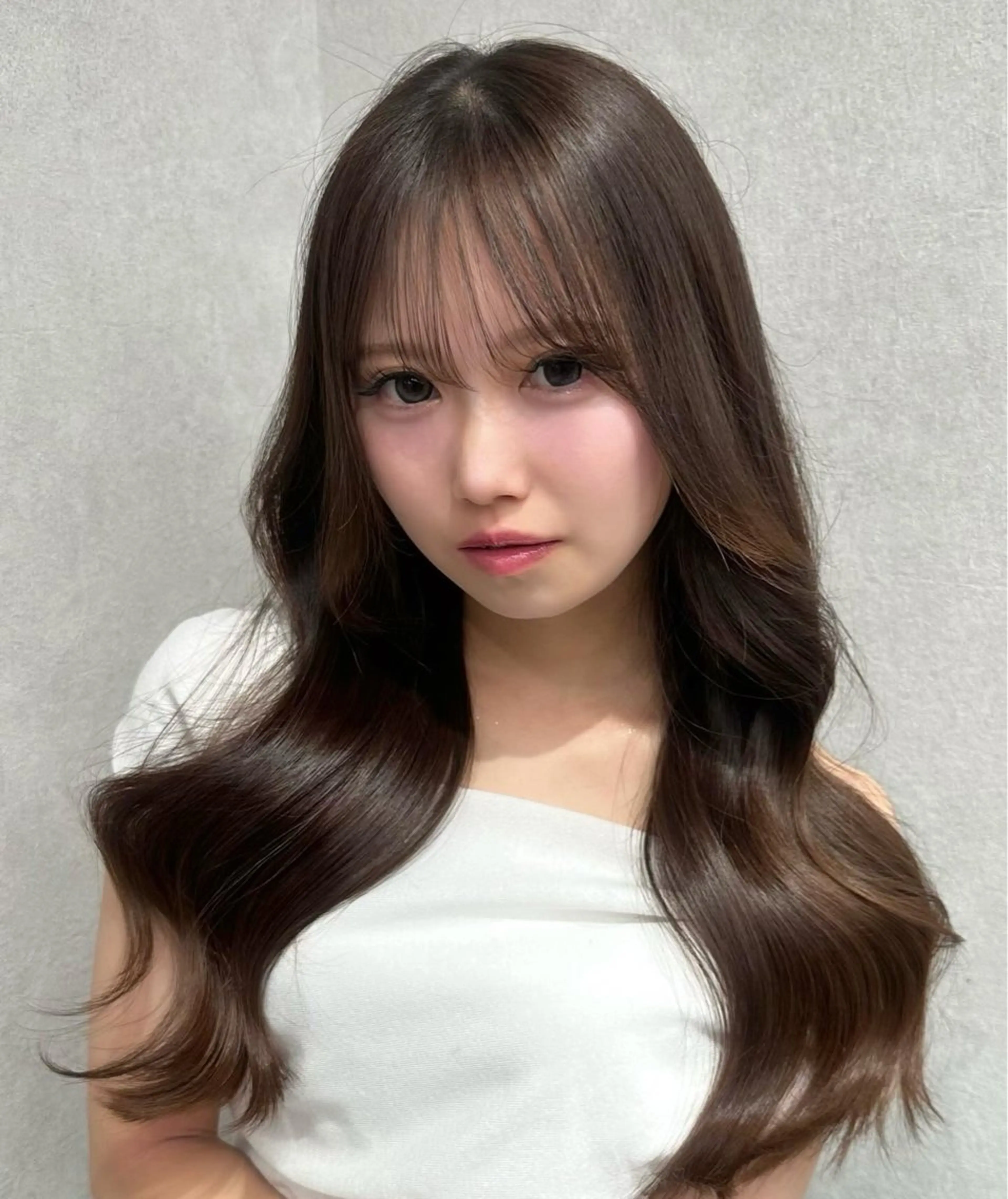 セミロング ヘアカラー 🎀透明感カラー 𝐂𝐇𝐈𝐒𝐀のヘアスタイル