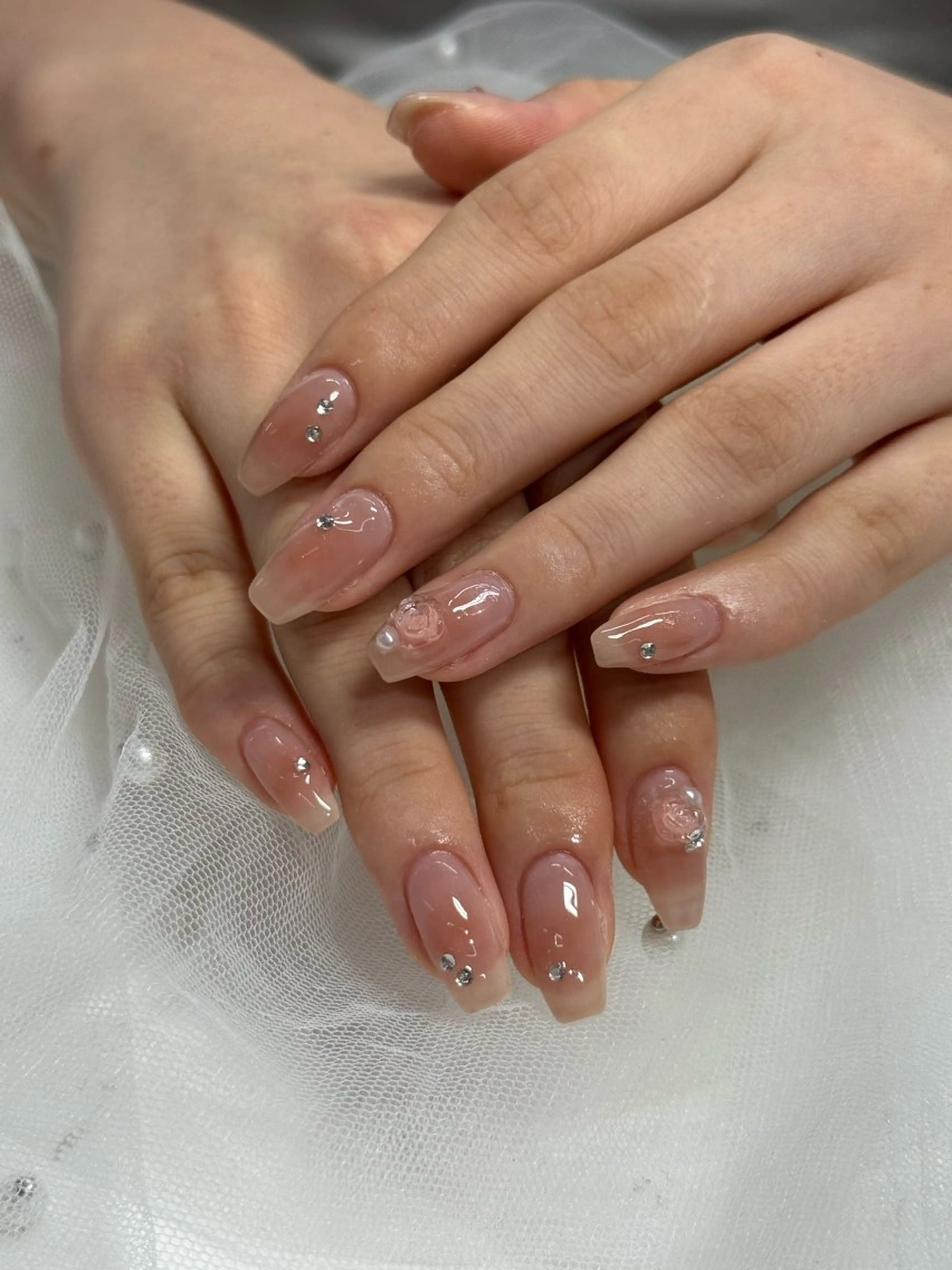 ネイル チークネイル ワンホンネイル ハンドネイル WOLTOKYO yunaのネイルデザイン